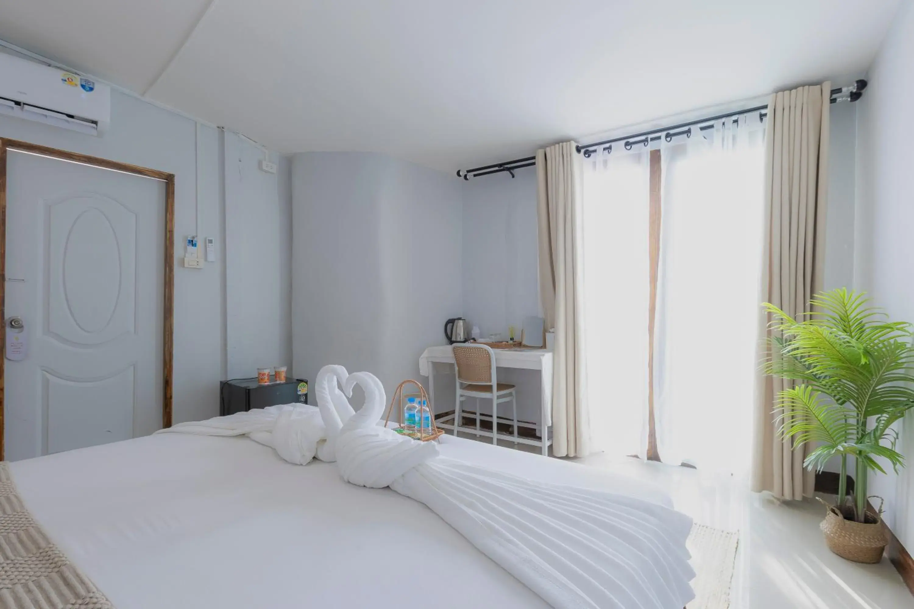 Bedroom, Bed in Phi Phi Cozy Seafront Resort Bedroom, Bed in Phi Phi Cozy Seafront Resort