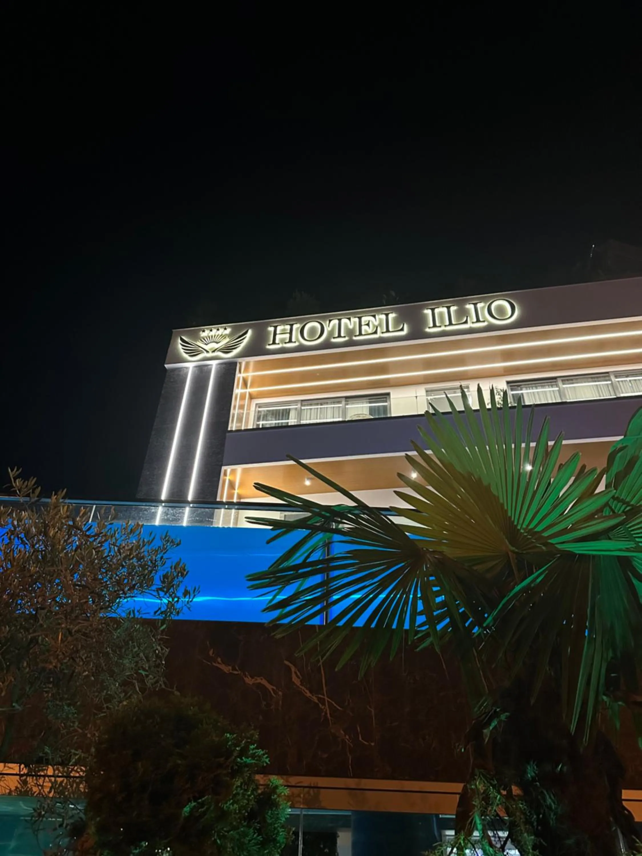 Swimming pool in Ilio Boutique Hotel