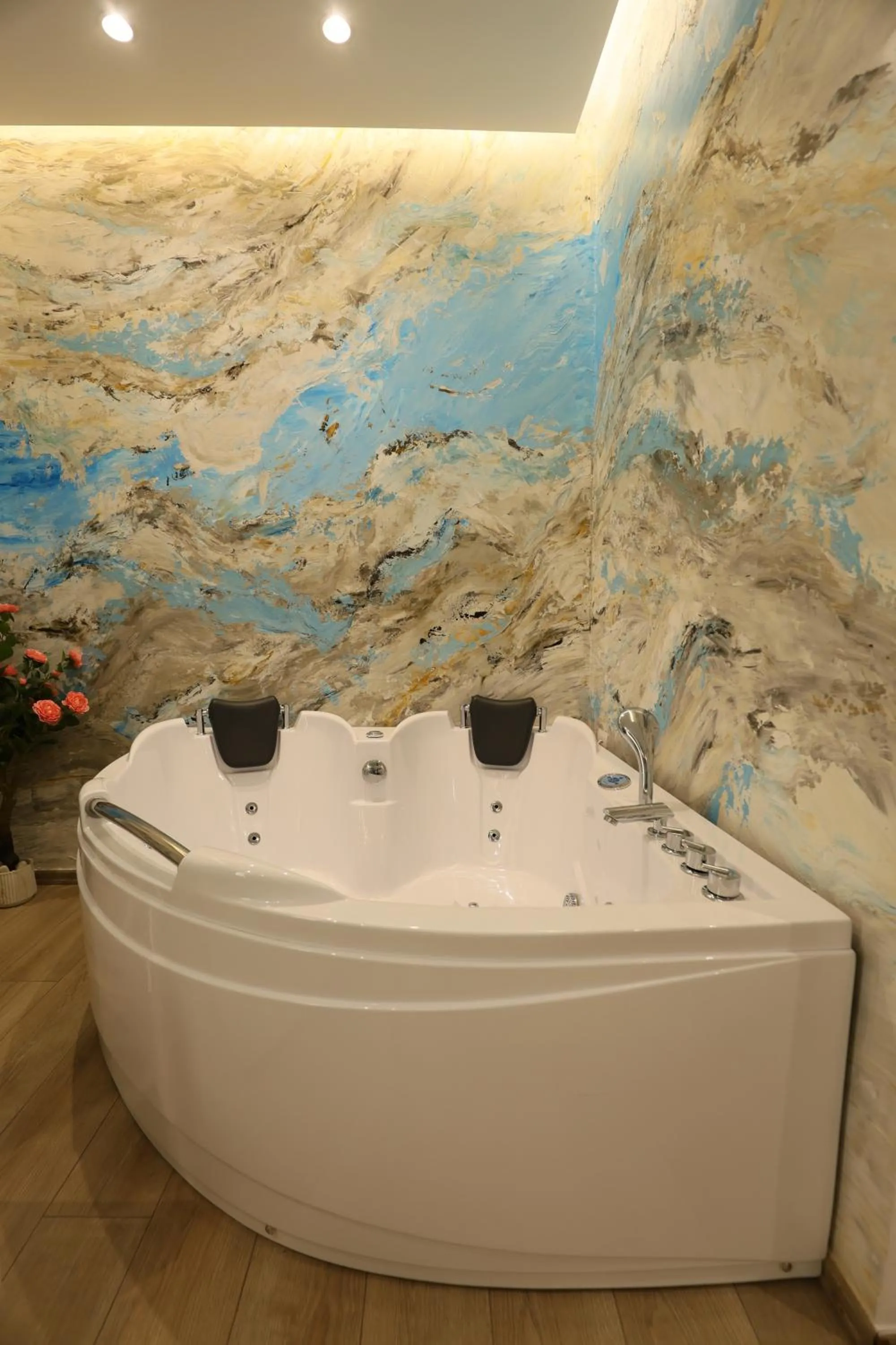 Hot Tub in Ilio Boutique Hotel