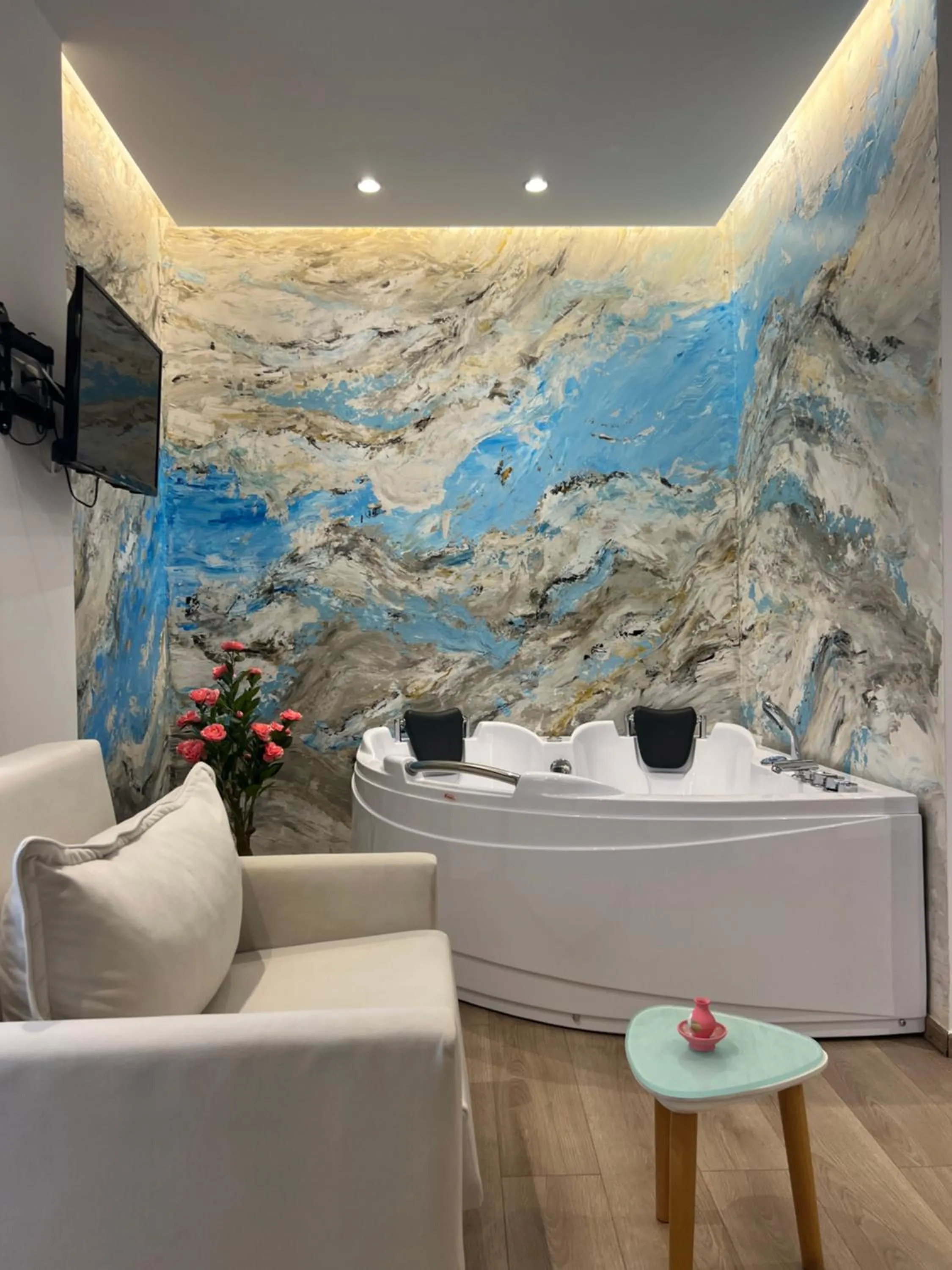 TV and multimedia in Ilio Boutique Hotel