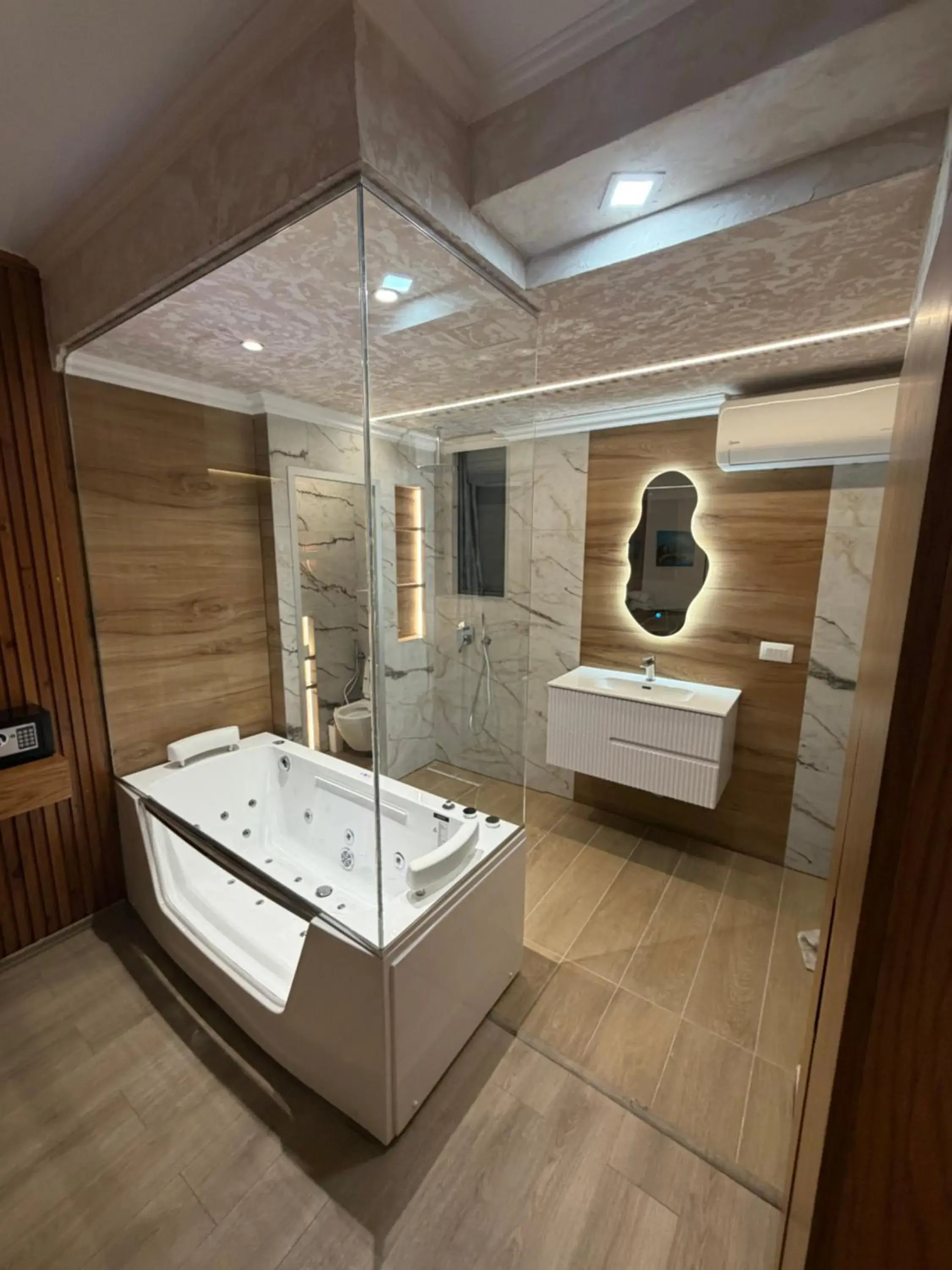 Superior Suite with Jacuzzi in Ilio Boutique Hotel Superior Suite with Jacuzzi in Ilio Boutique Hotel