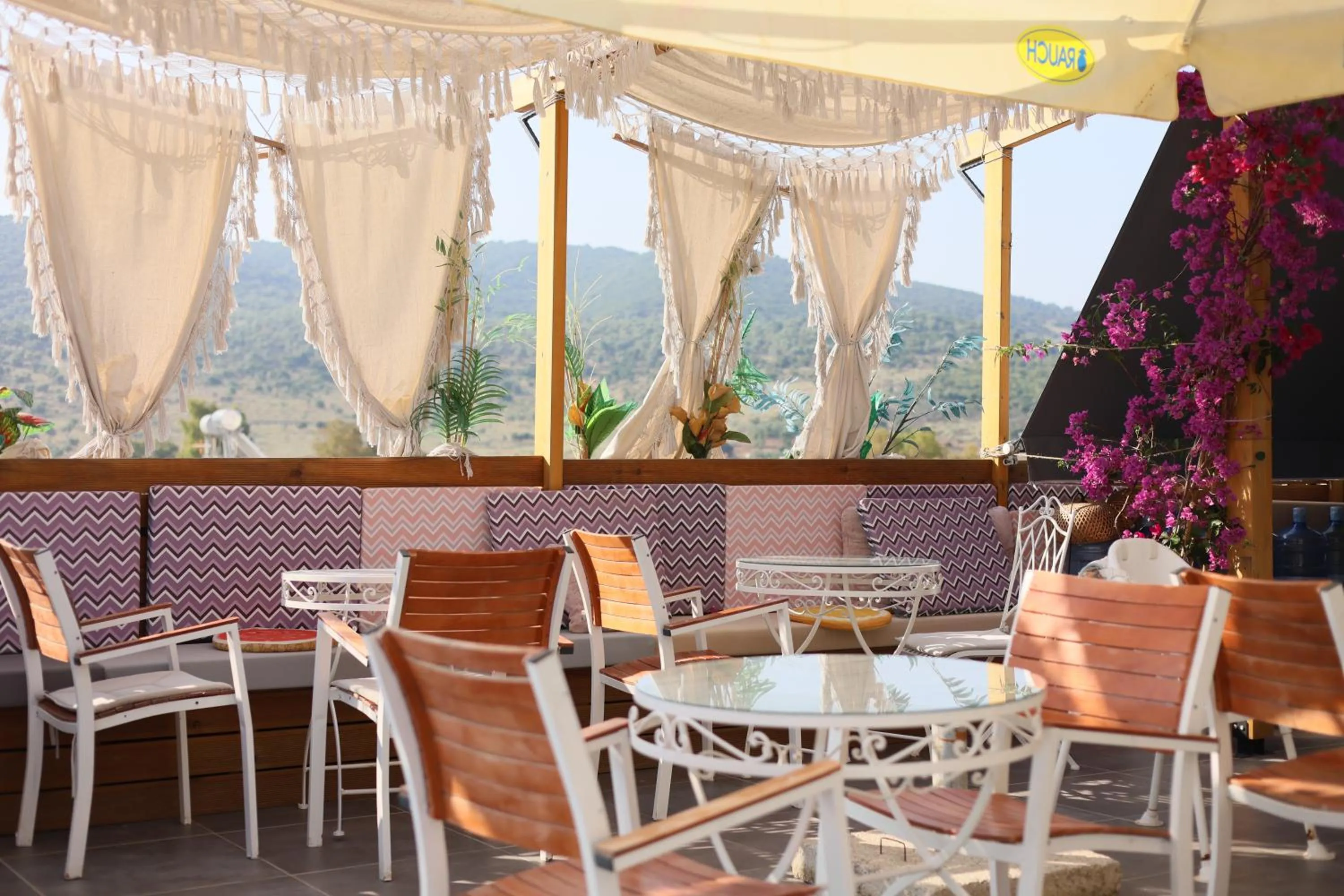 Day in Ilio Boutique Hotel