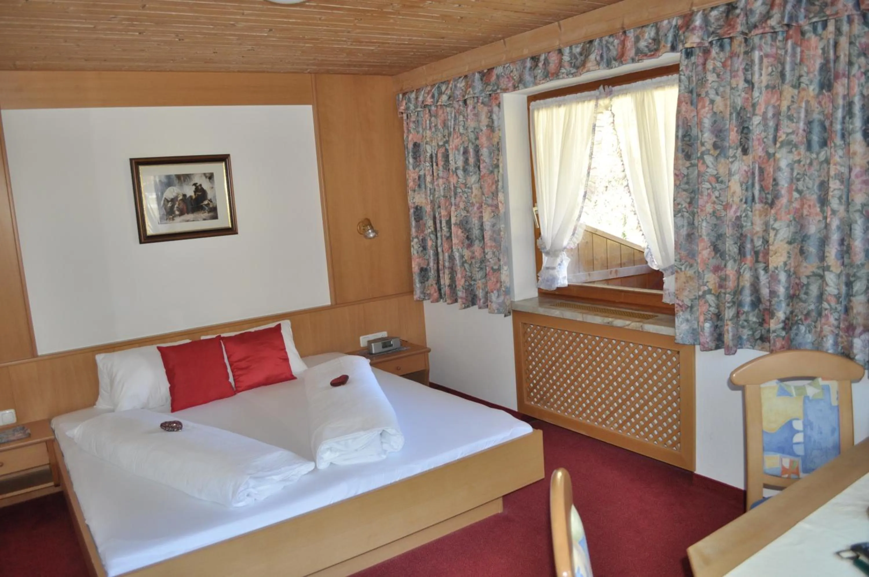 TV and multimedia, Bed in Hotel Garni Bergwelt