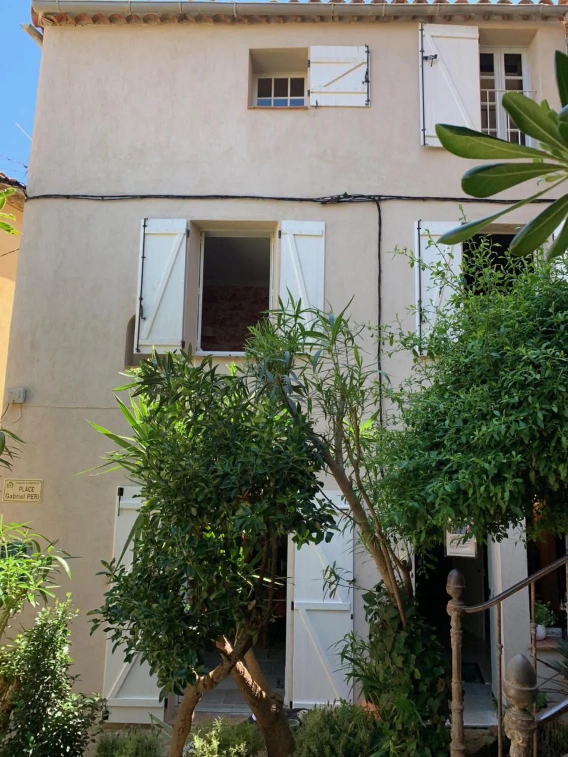 Property building in L'aile du Chateau