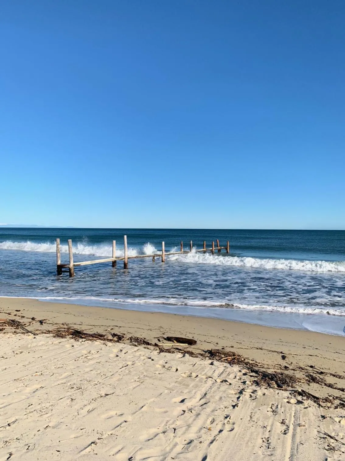 Beach in L'aile du Chateau