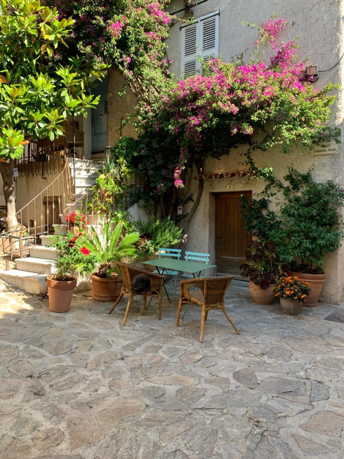 On site in L'aile du Chateau