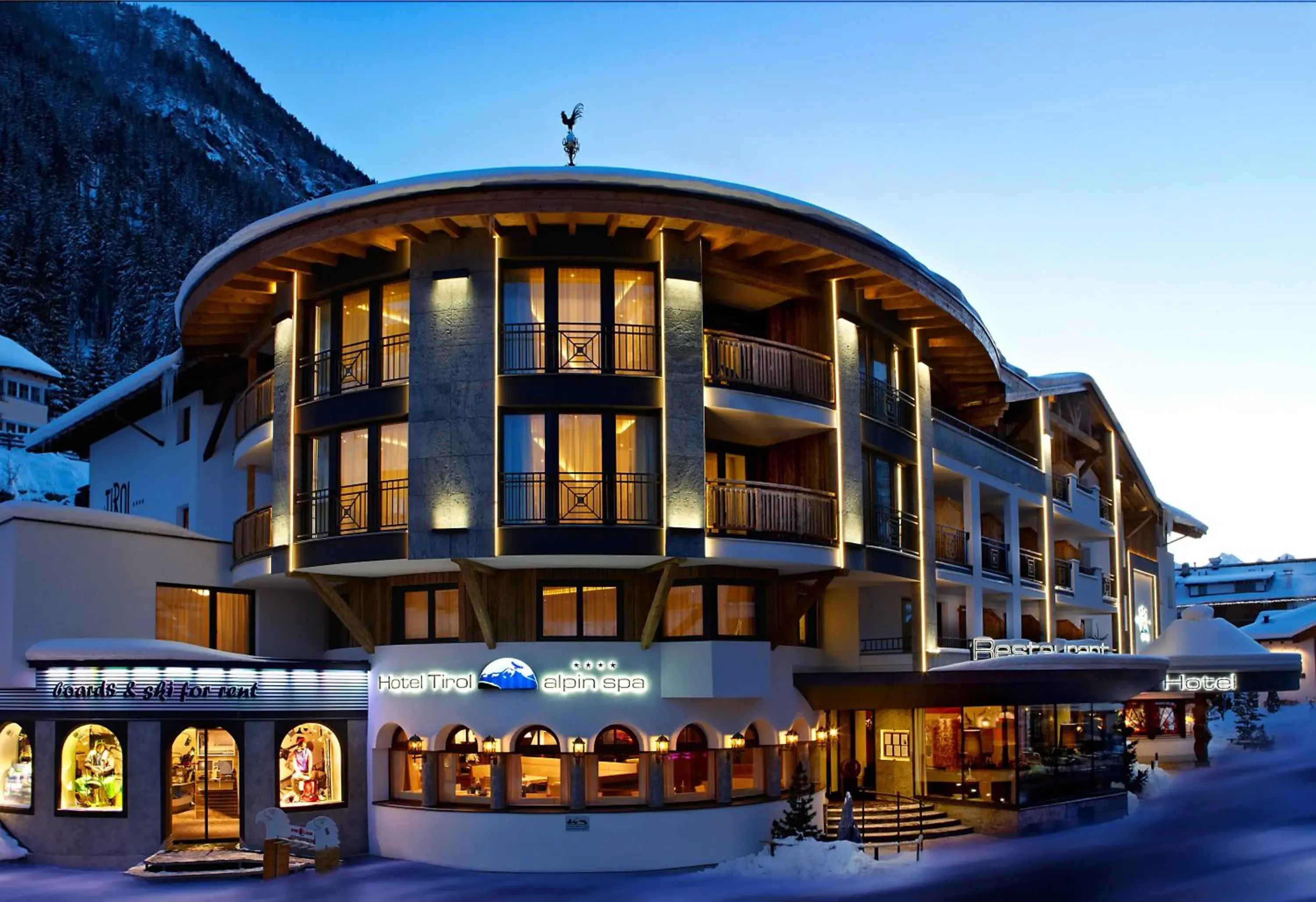 Facade/entrance, Property Building in Hotel Tirol