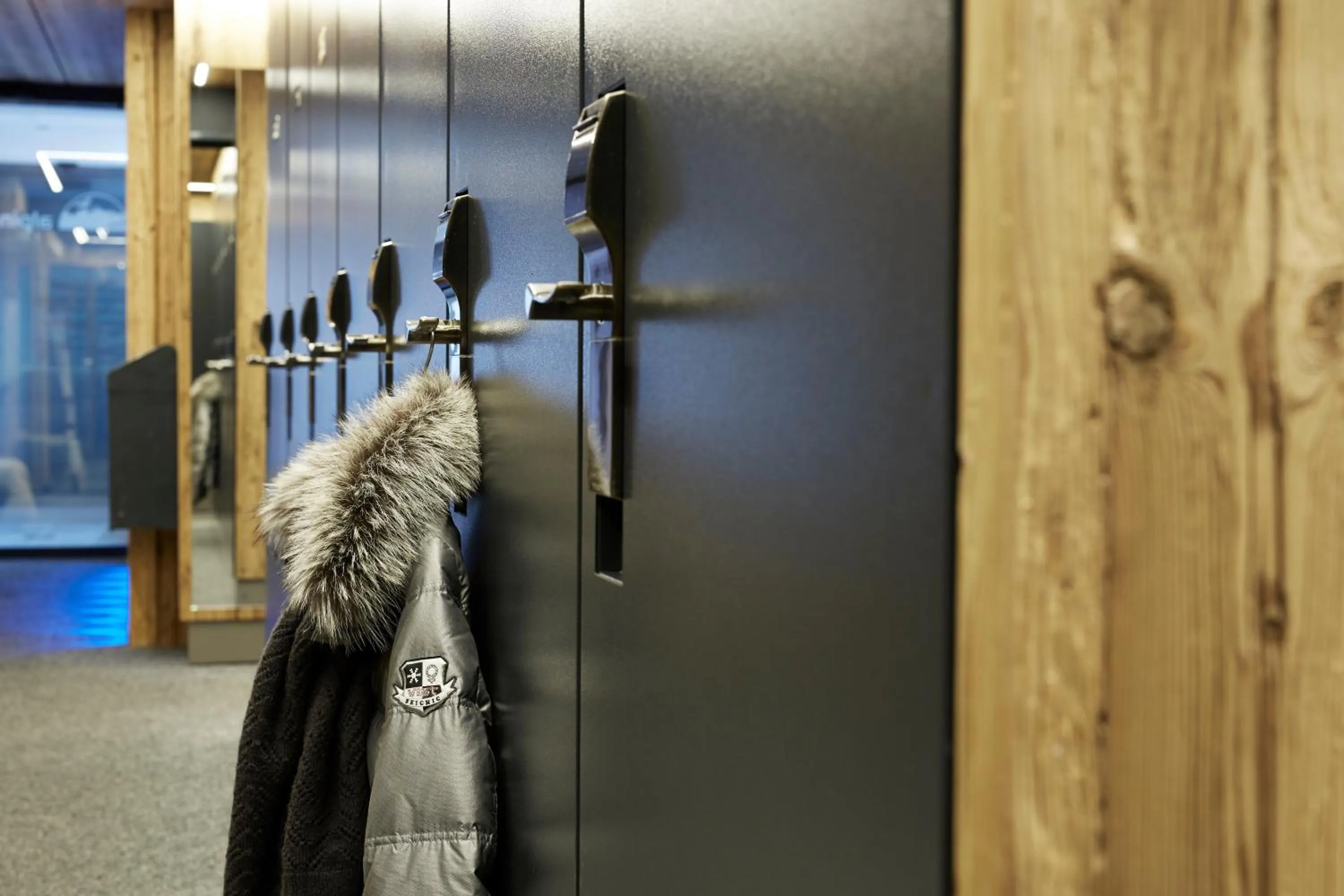 Skiing in Hotel Tirol