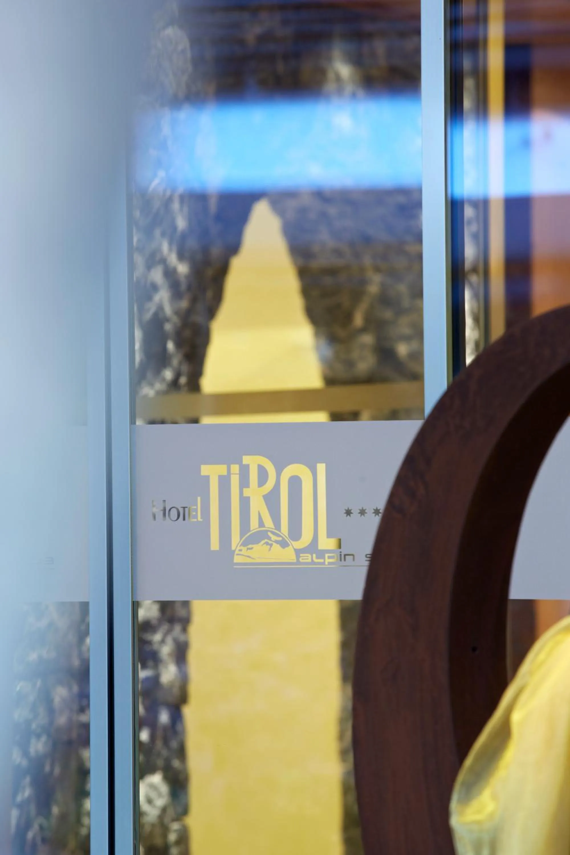 Logo/Certificate/Sign in Hotel Tirol