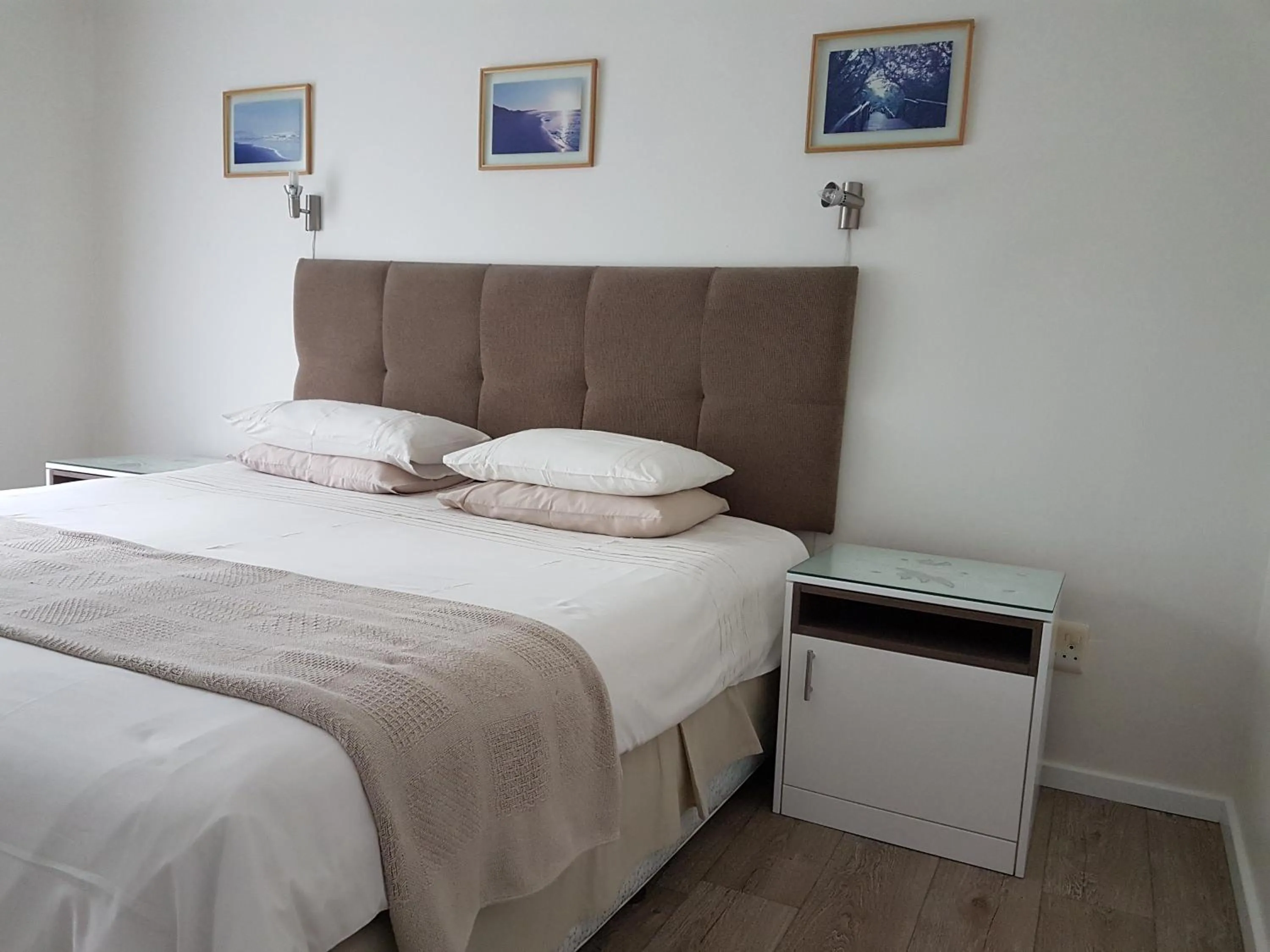 Bed in Sounds of the Sea