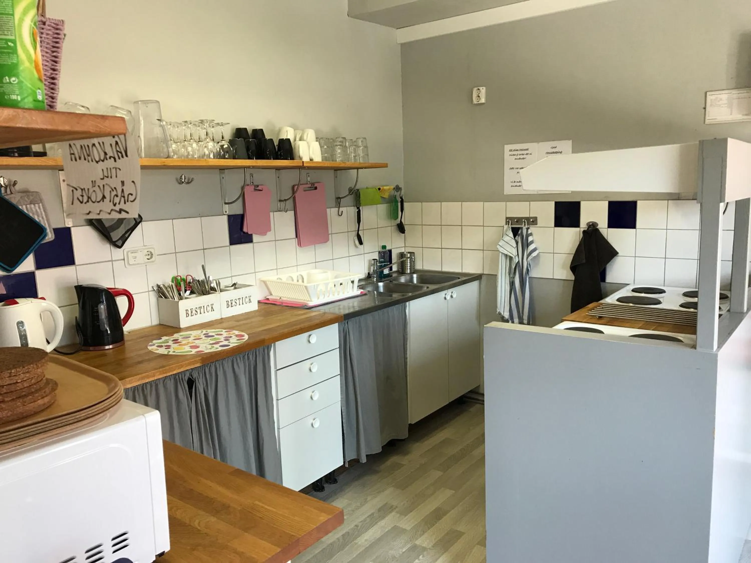 Kitchen or kitchenette in STF Hostel Visby/Rävhagen