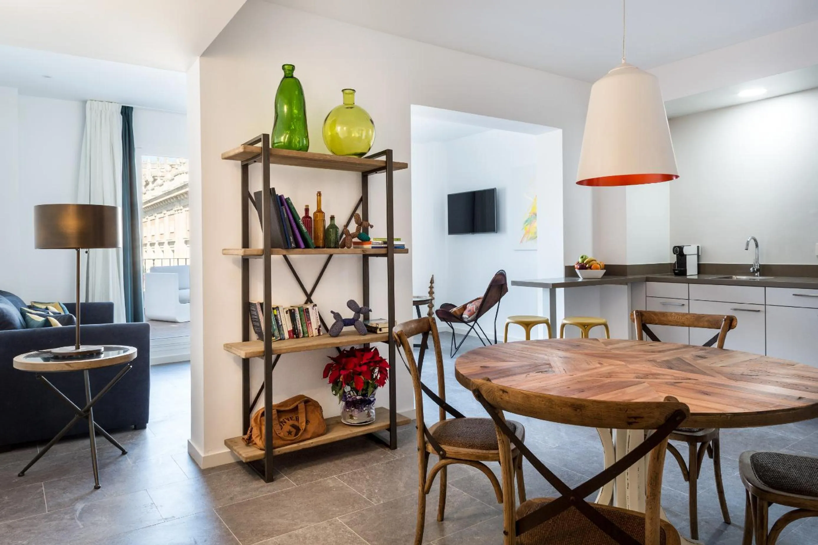 Photo of the whole room in Puerta Catedral Indias Lofts