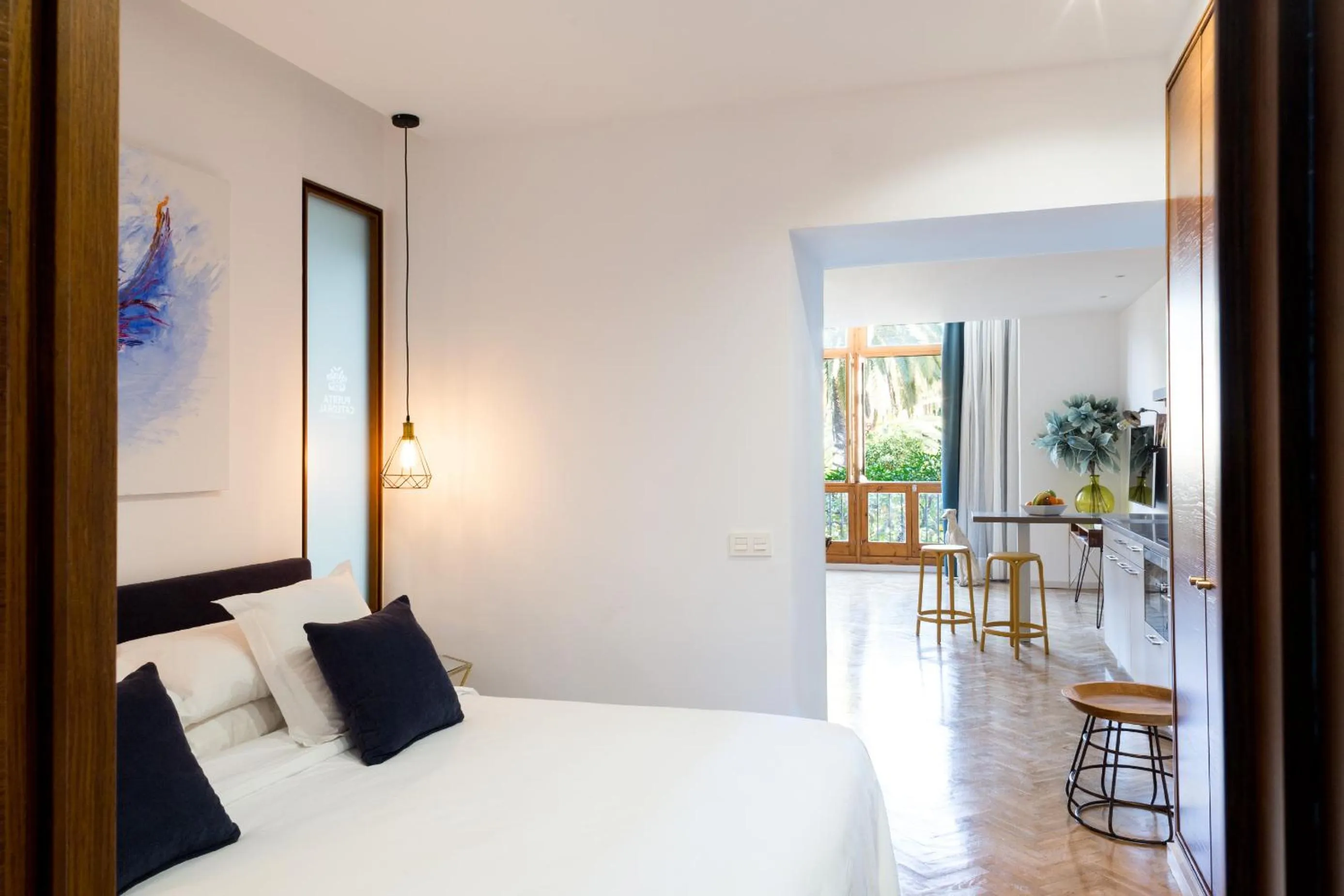 Photo of the whole room, Bed in Puerta Catedral Indias Lofts