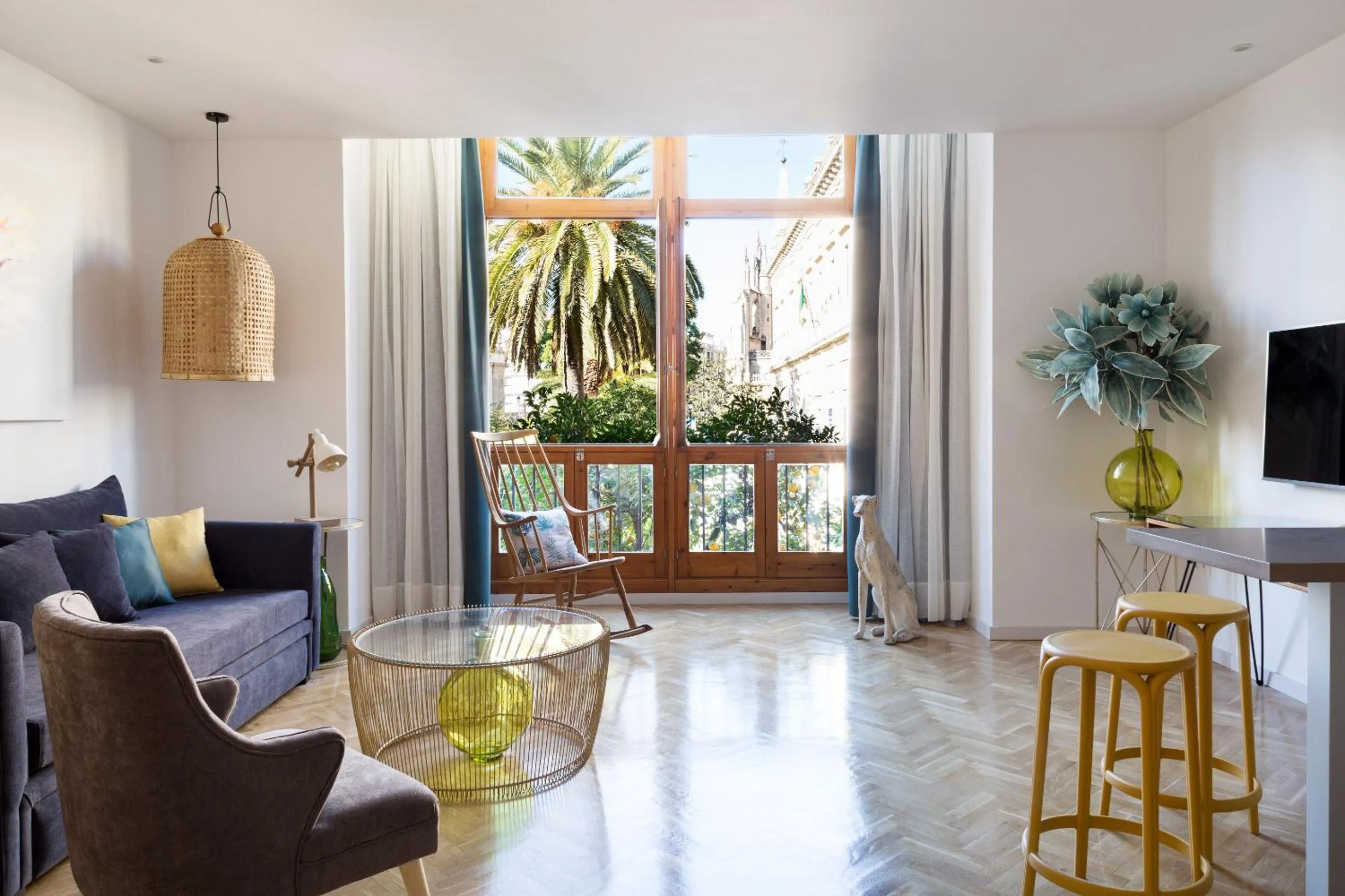 Photo of the whole room in Puerta Catedral Indias Lofts