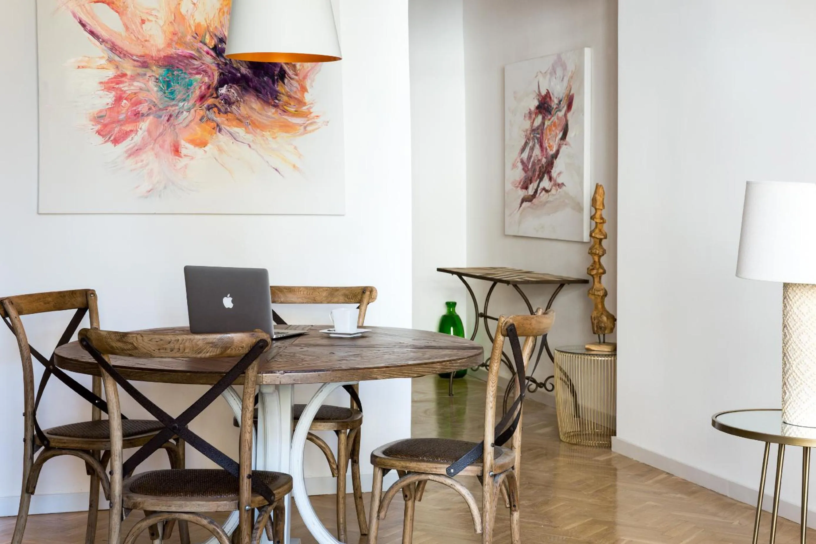 Decorative detail in Puerta Catedral Indias Lofts