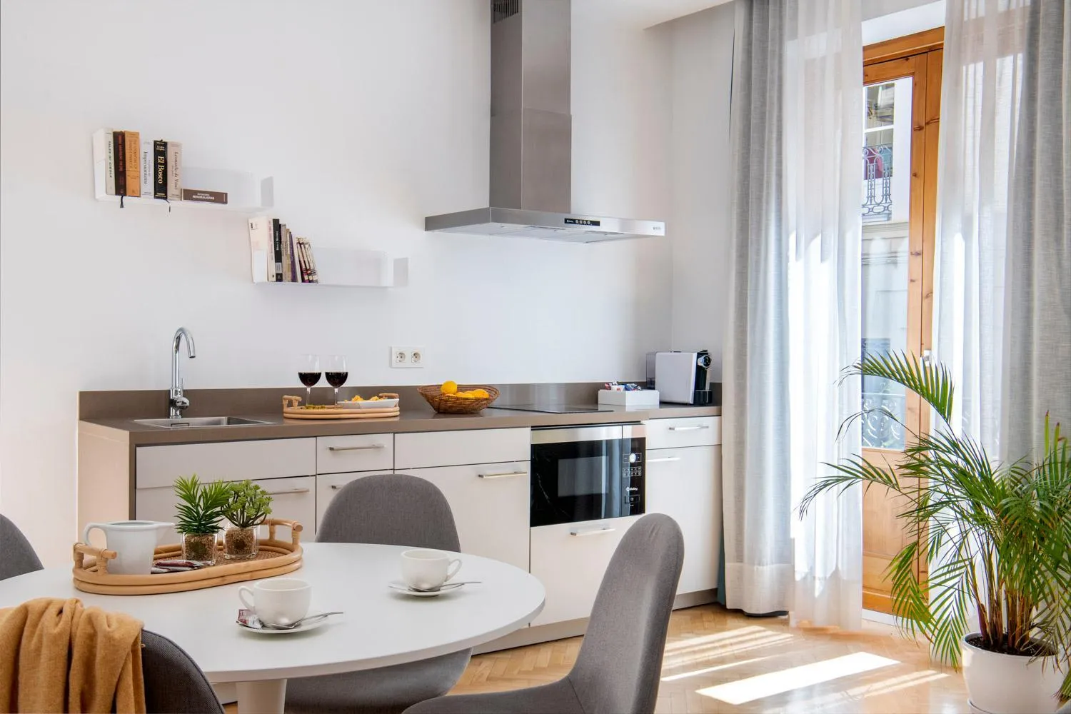 kitchen in Puerta Catedral Indias Lofts