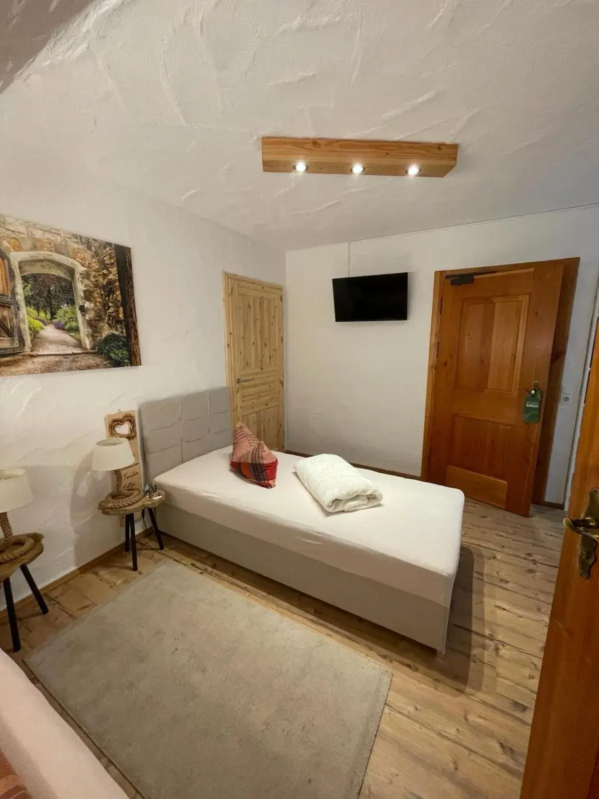 Standard Twin Room - single occupancy in Hotel-Hauensteiner-Hof Standard Twin Room - single occupancy in Hotel-Hauensteiner-Hof