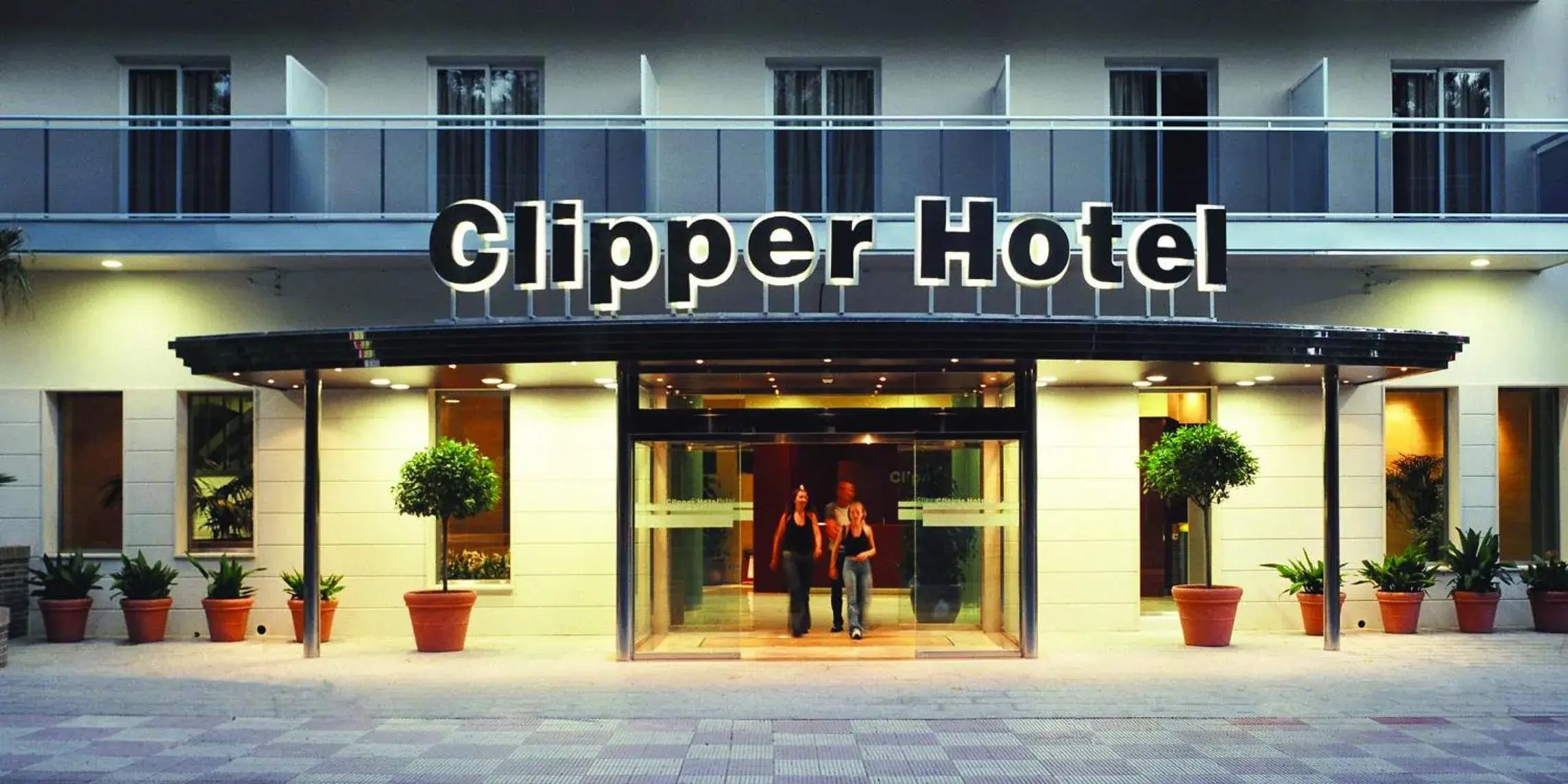 Property building in Clipper Affiliated by FERGUS "Youth Recommended" Property building in Clipper Affiliated by FERGUS "Youth Recommended"