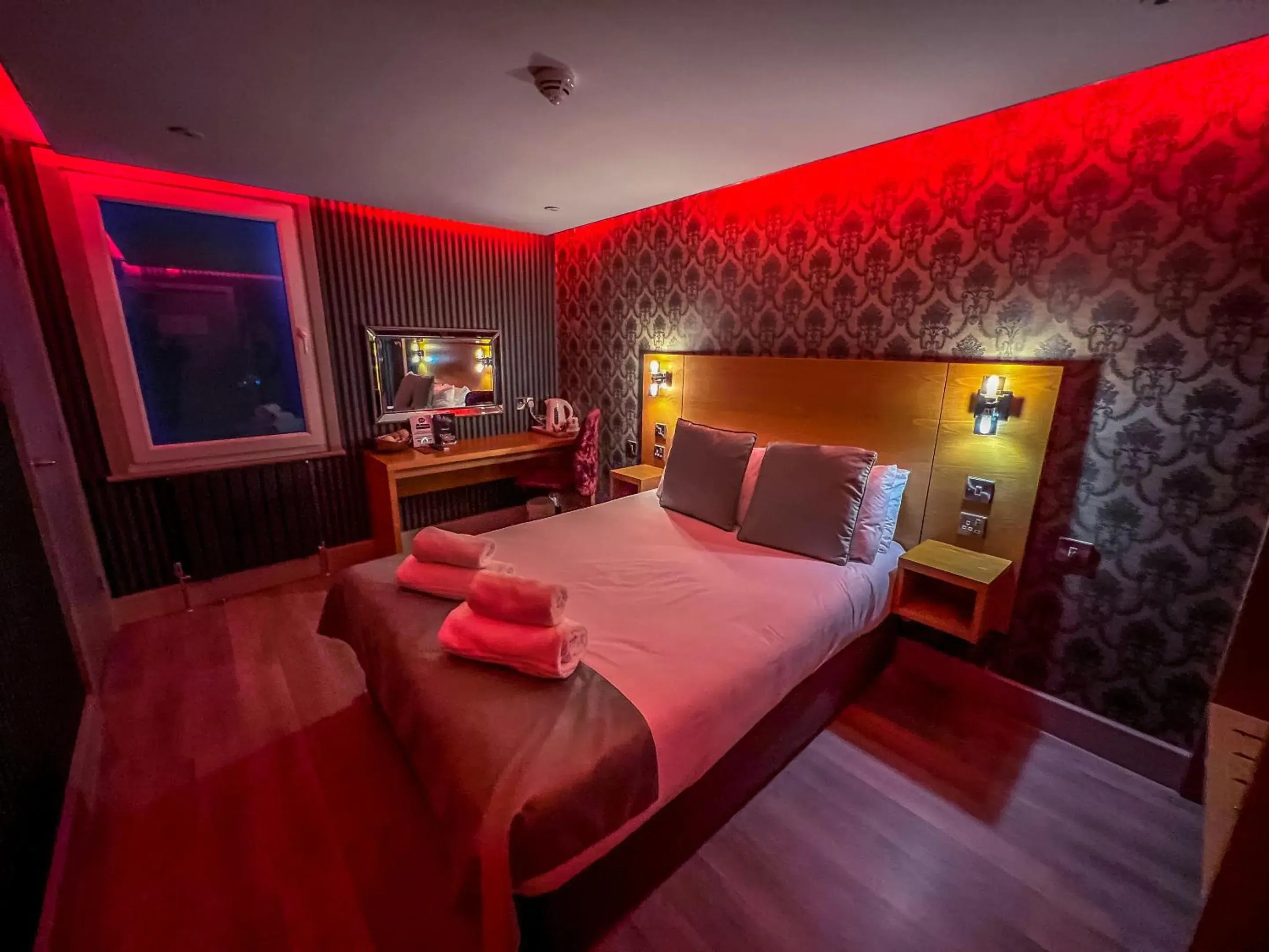 Bedroom, Bed in Quayside Hotel & Bar Bedroom, Bed in Quayside Hotel & Bar