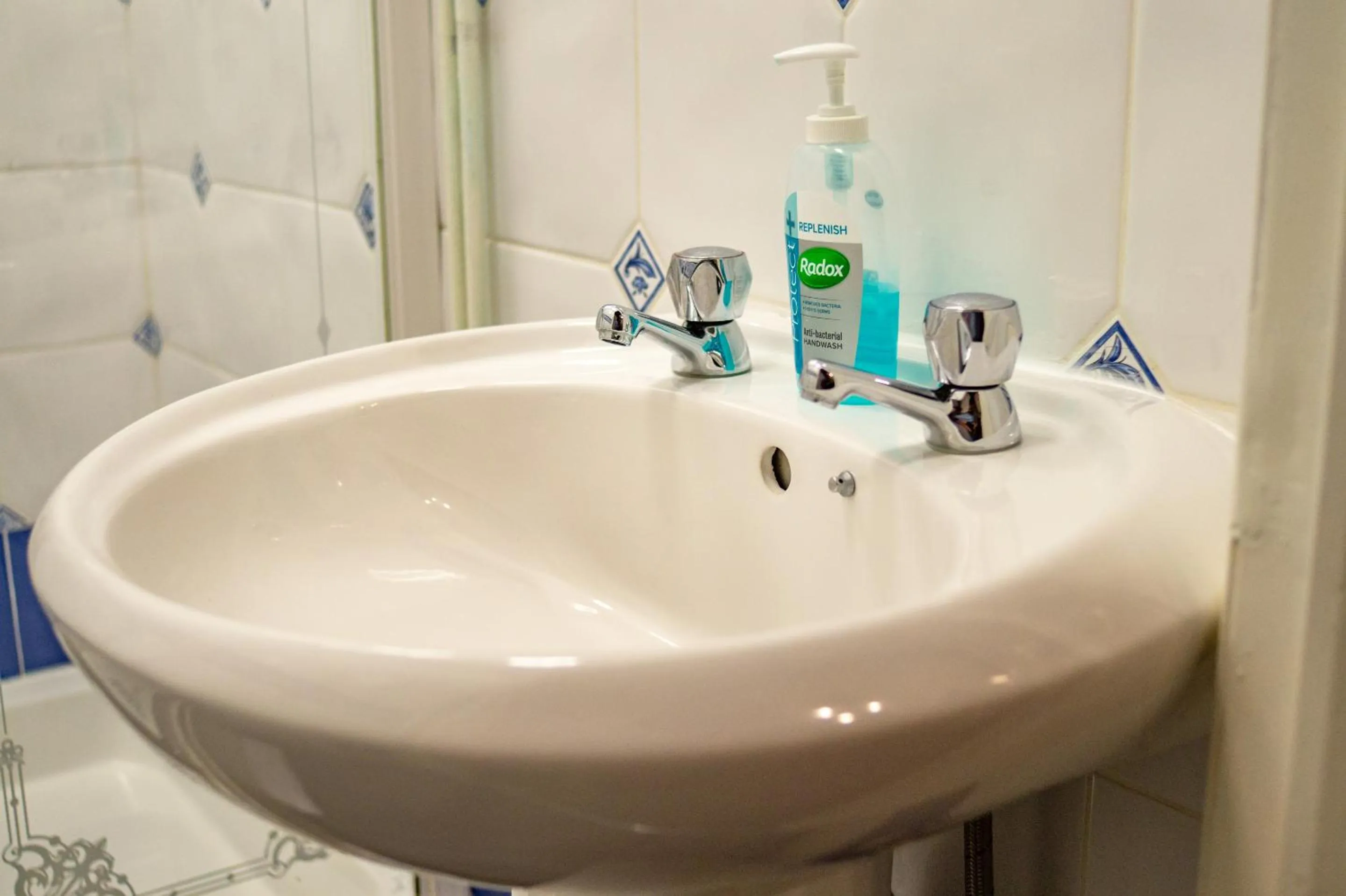Bathroom in Quayside Hotel & Bar