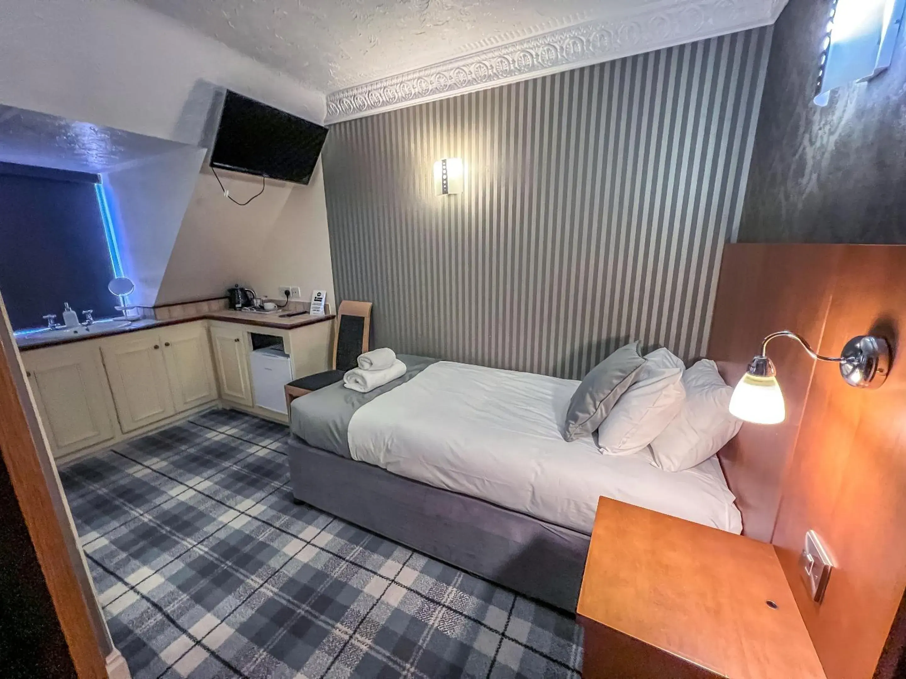 Bedroom, Bed in Quayside Hotel & Bar Bedroom, Bed in Quayside Hotel & Bar