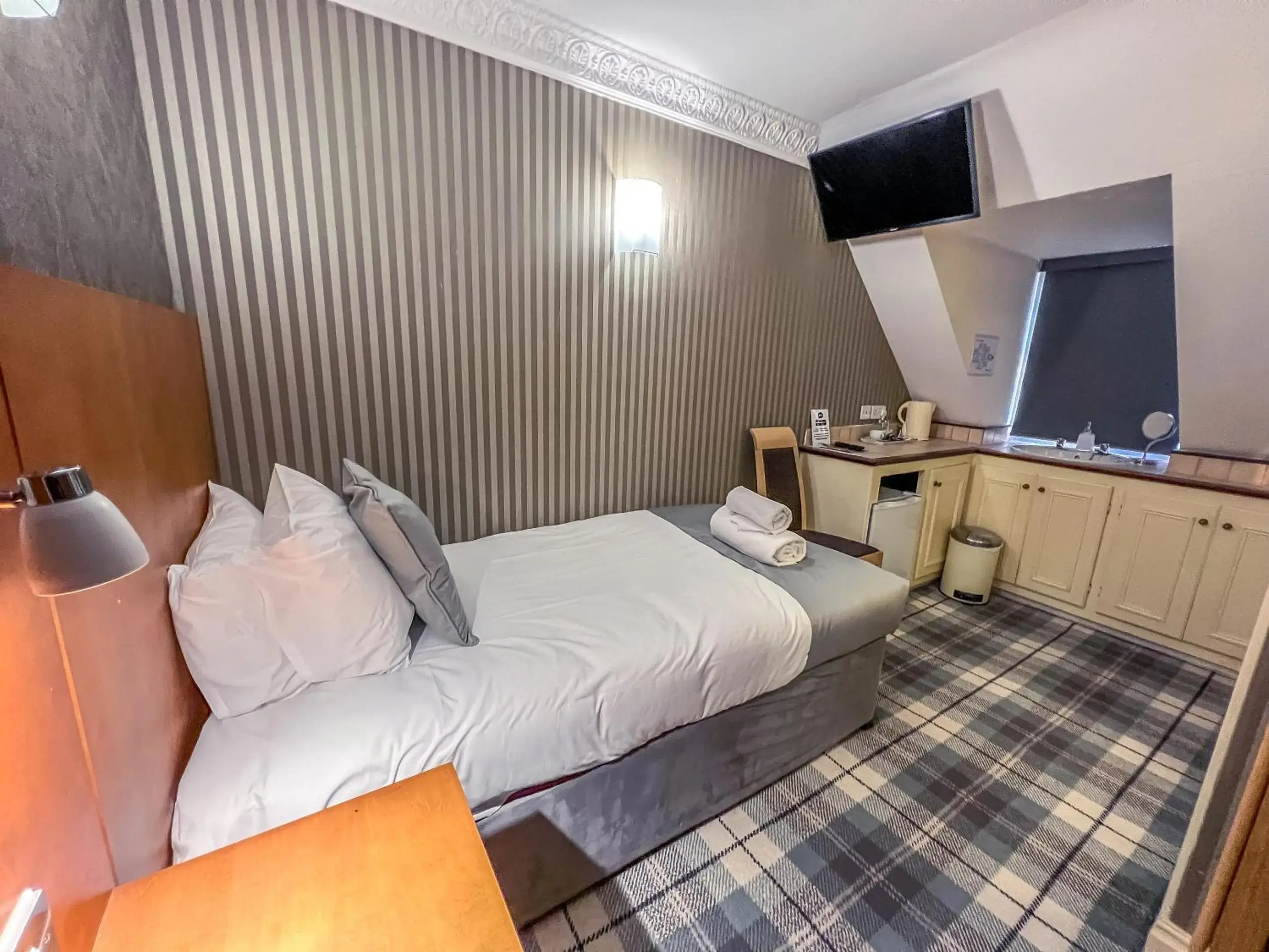 Bedroom, Bed in Quayside Hotel & Bar Bedroom, Bed in Quayside Hotel & Bar