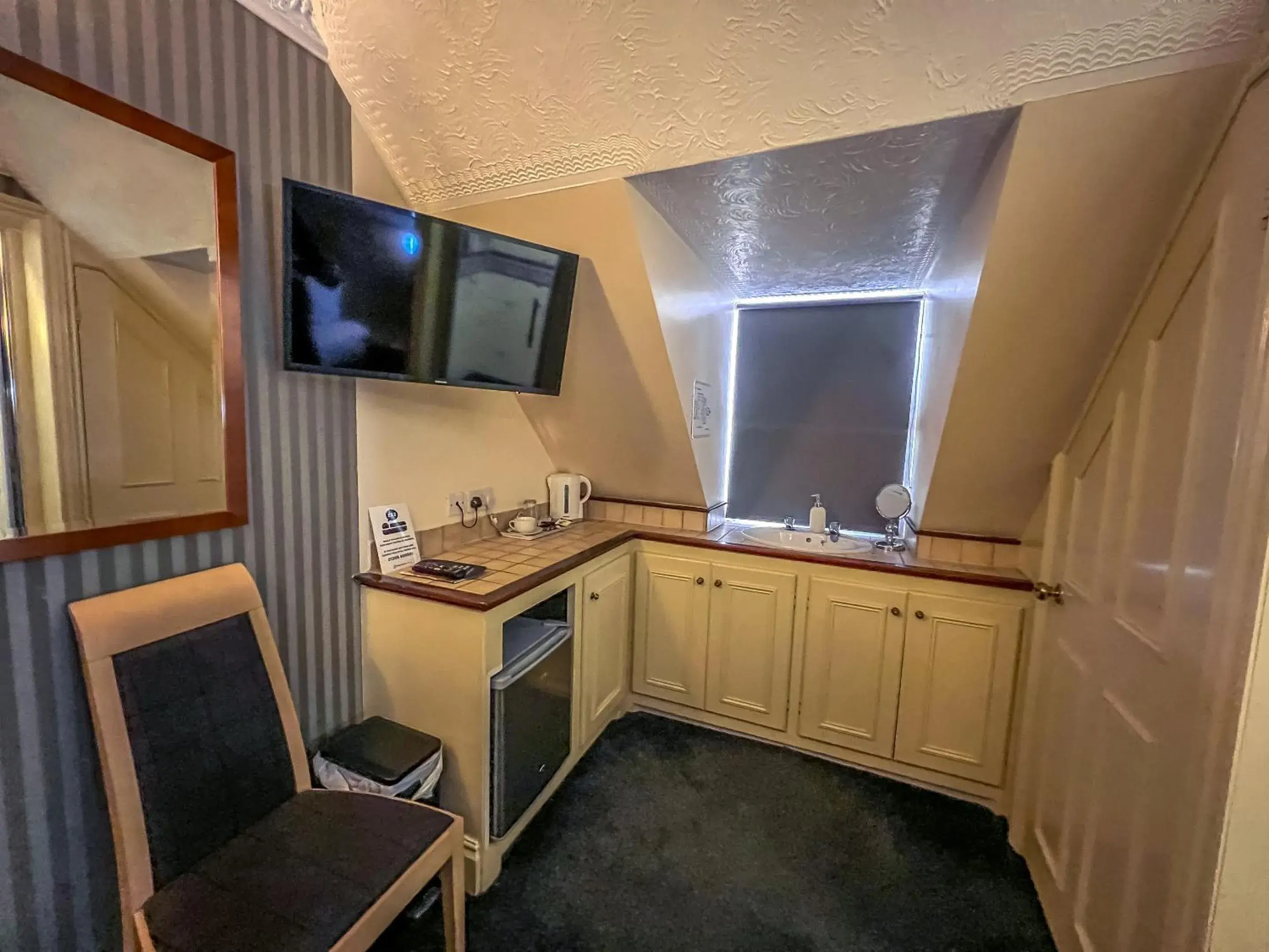 Bedroom in Quayside Hotel & Bar Bedroom in Quayside Hotel & Bar