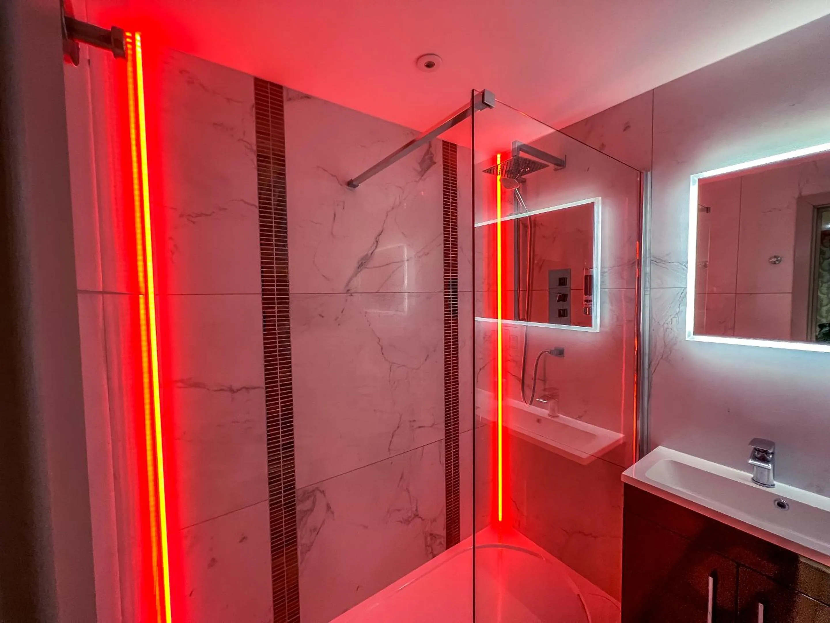 Bathroom in Quayside Hotel & Bar