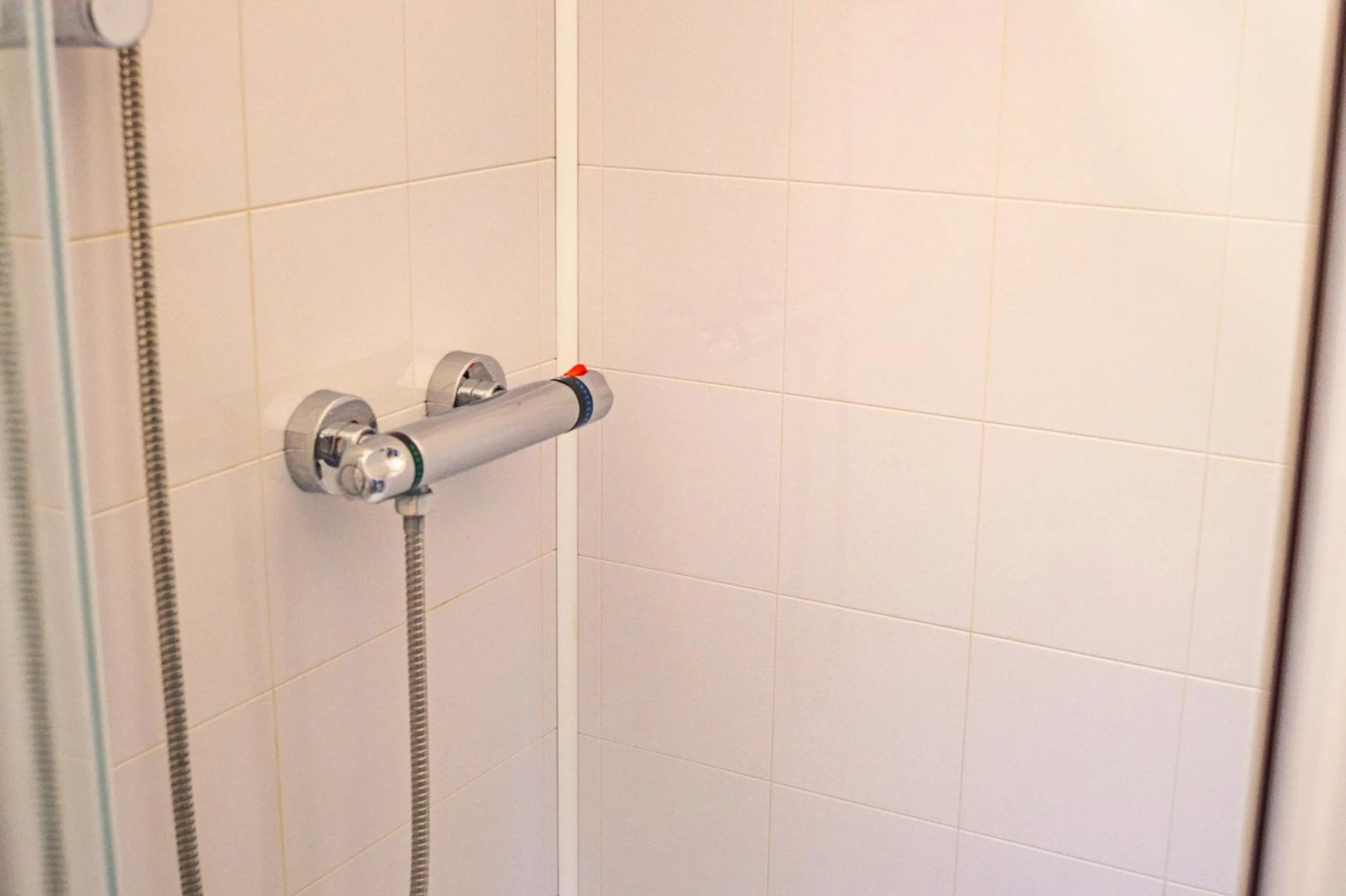 Bathroom in Quayside Hotel & Bar