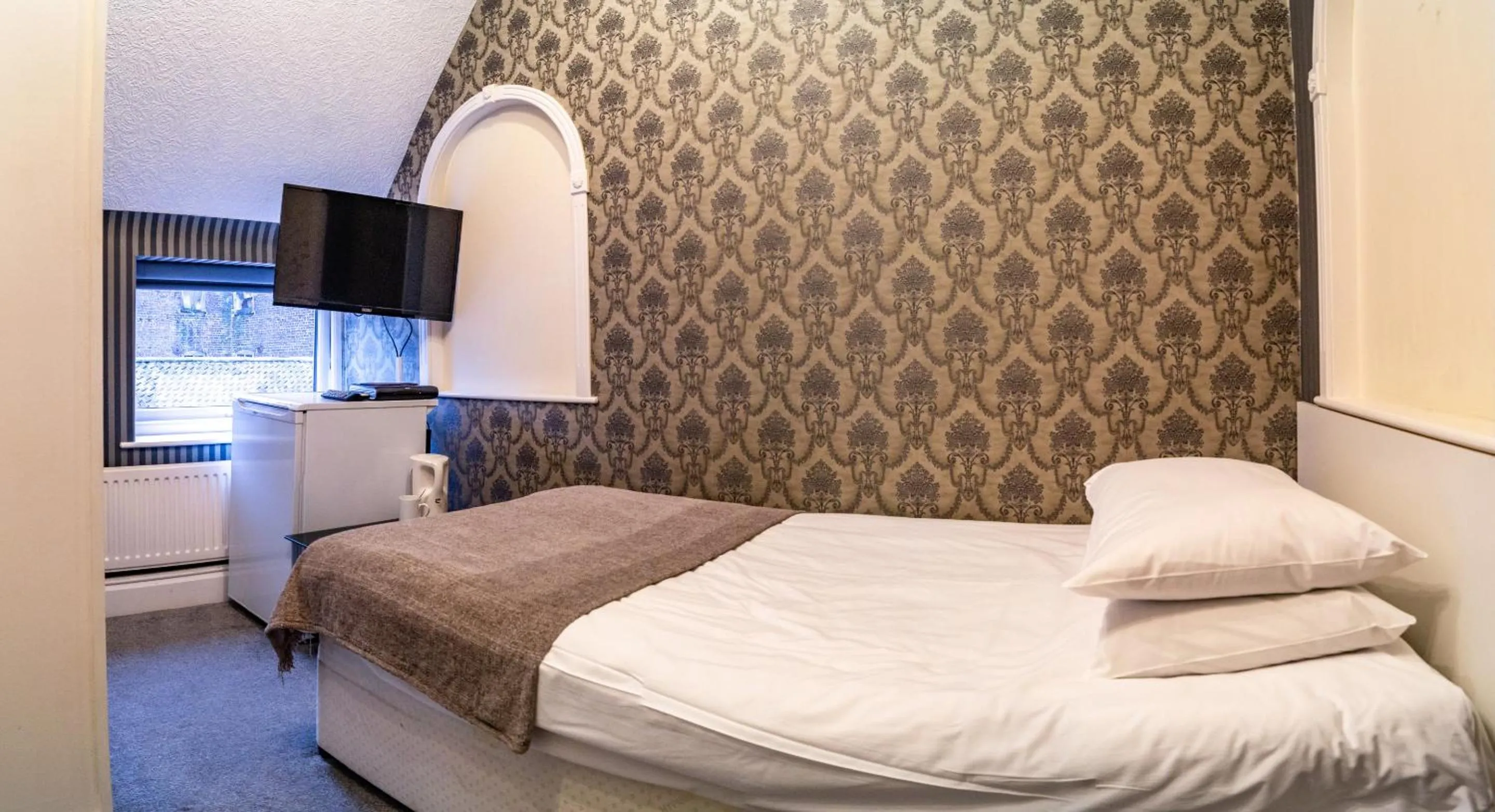 Bedroom, Bed in Quayside Hotel & Bar