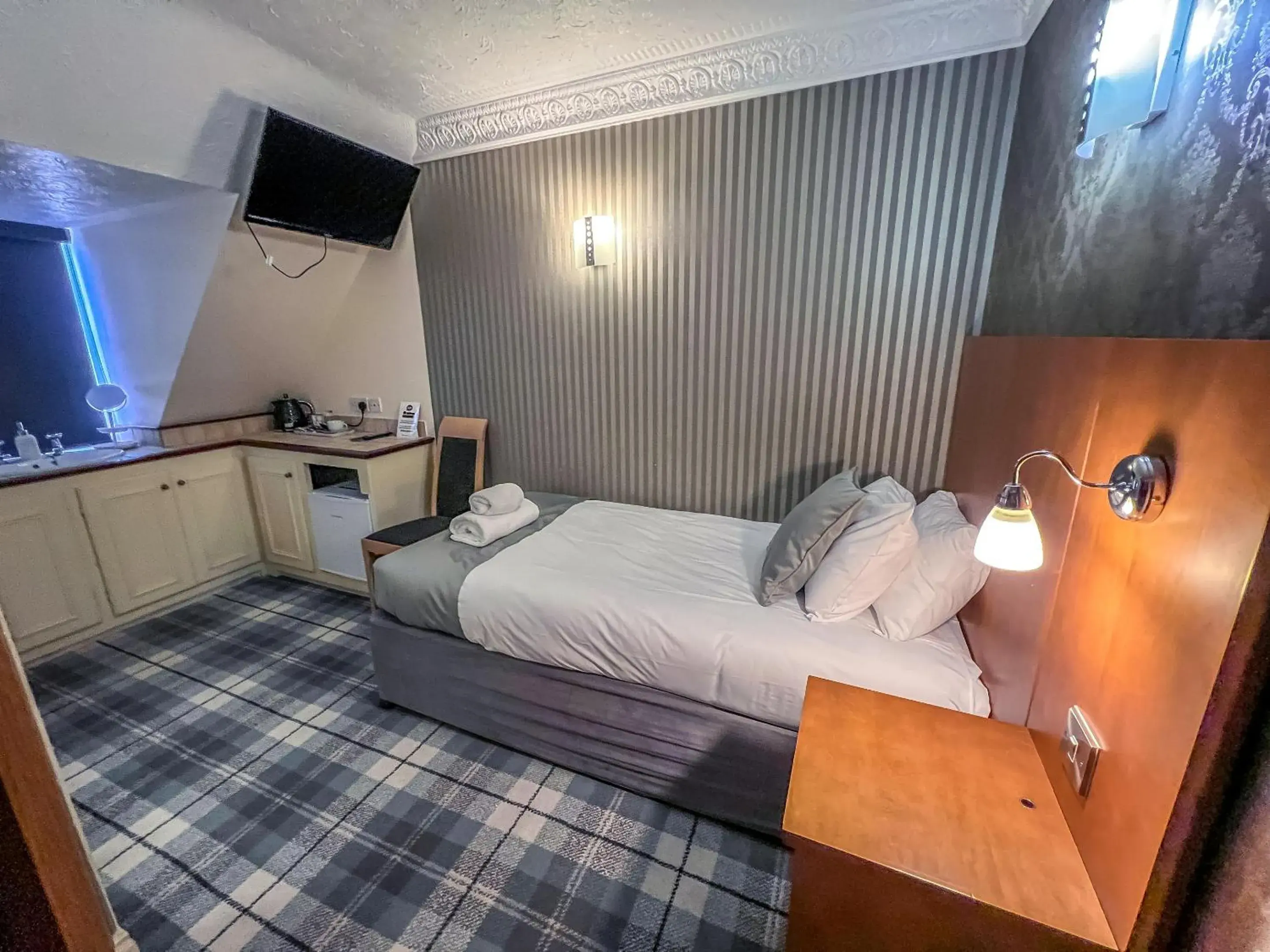 Bedroom, Bed in Quayside Hotel & Bar Bedroom, Bed in Quayside Hotel & Bar