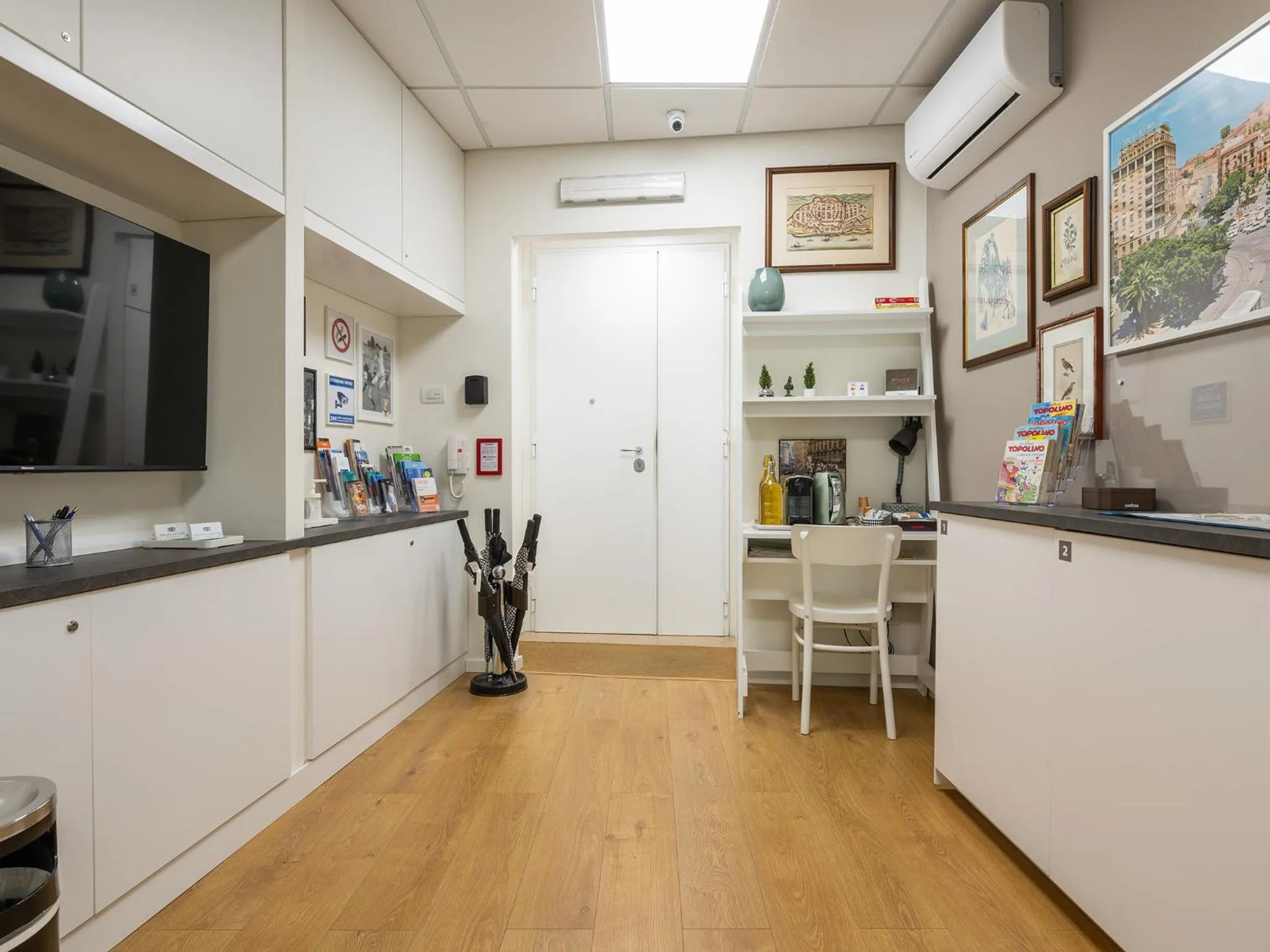 Lobby or reception in Dome