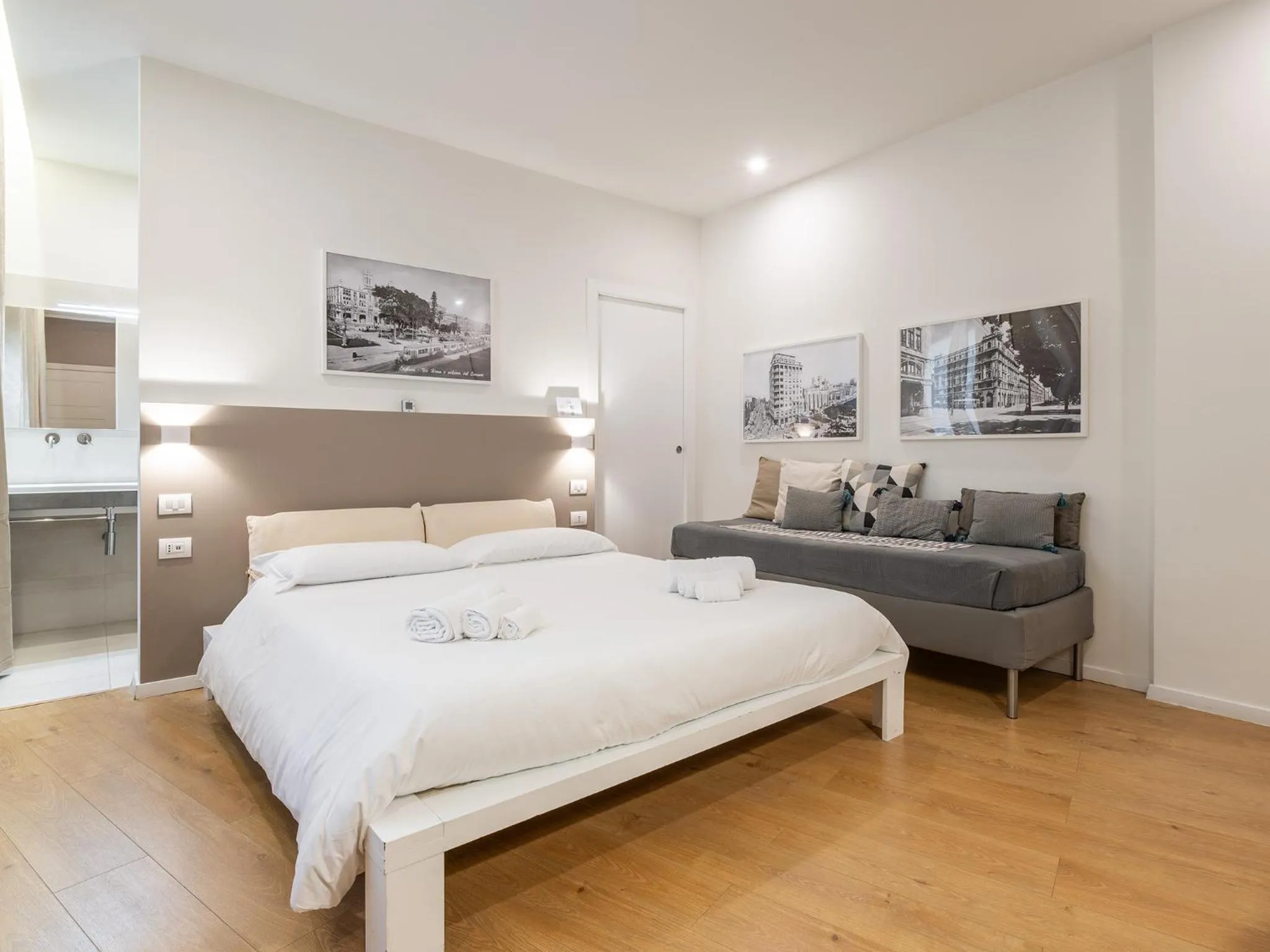 Bedroom, Bed in Dome