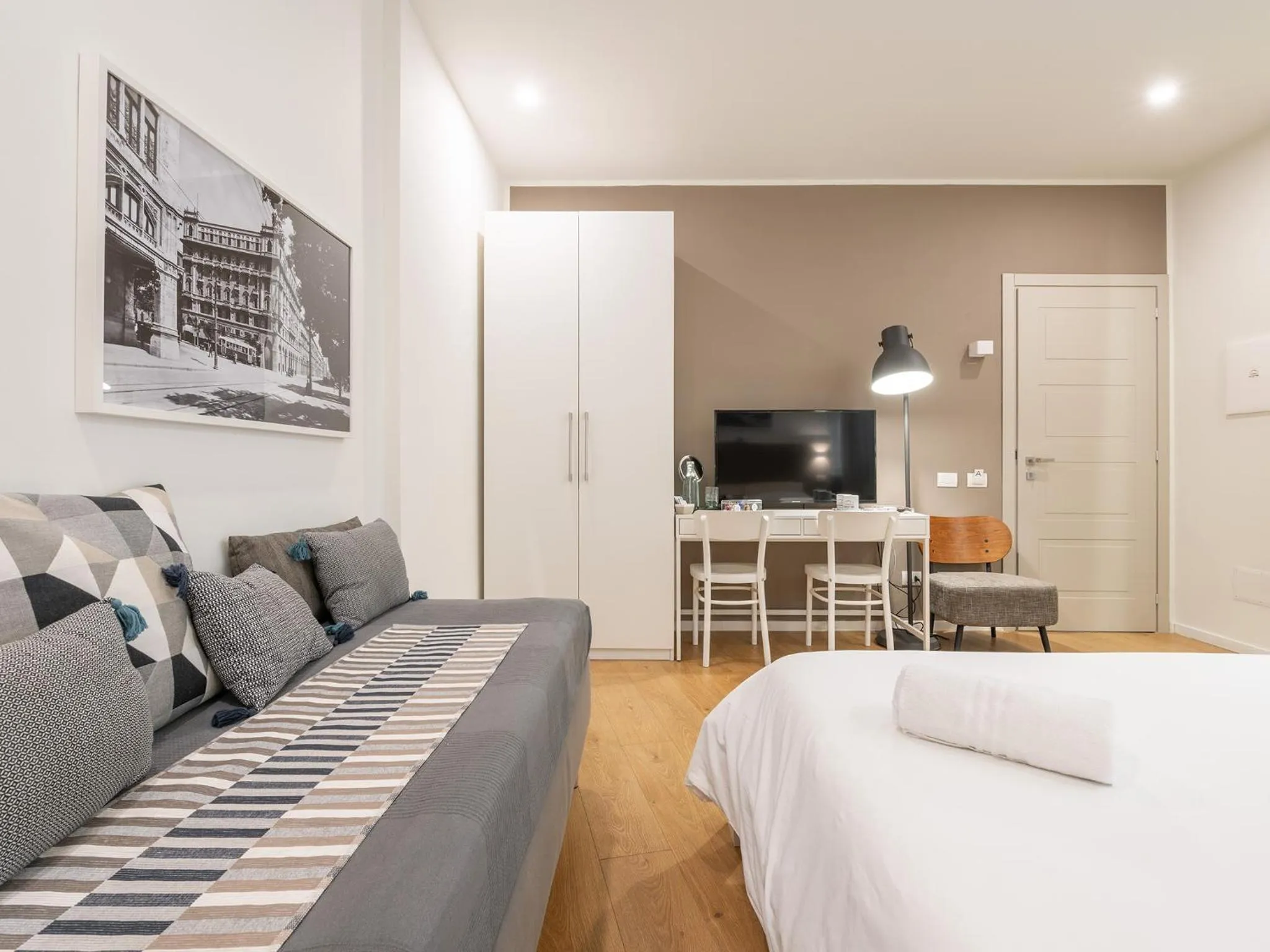 Bedroom, Bed in Dome