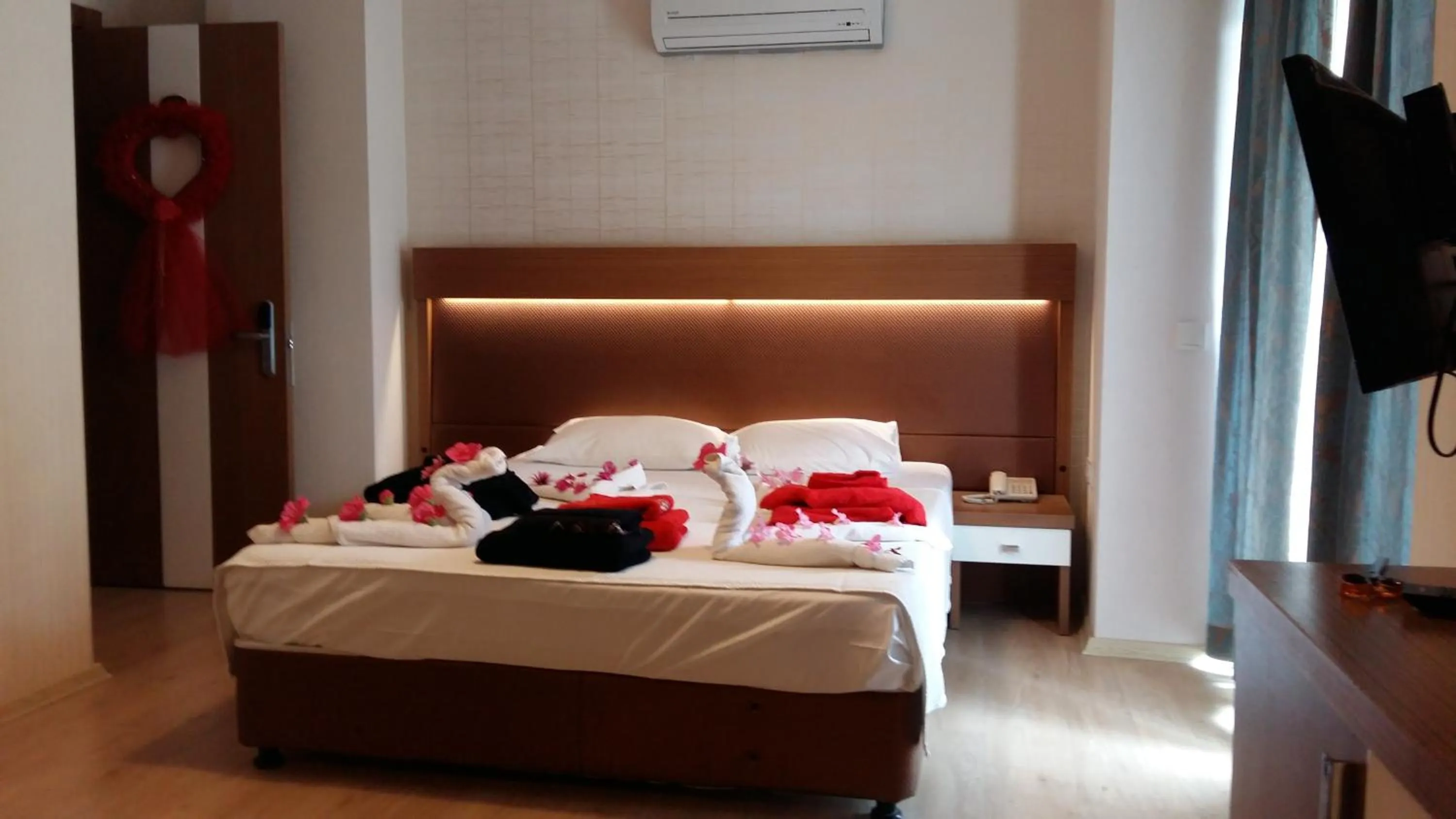 Photo of the whole room in Supreme Hotel