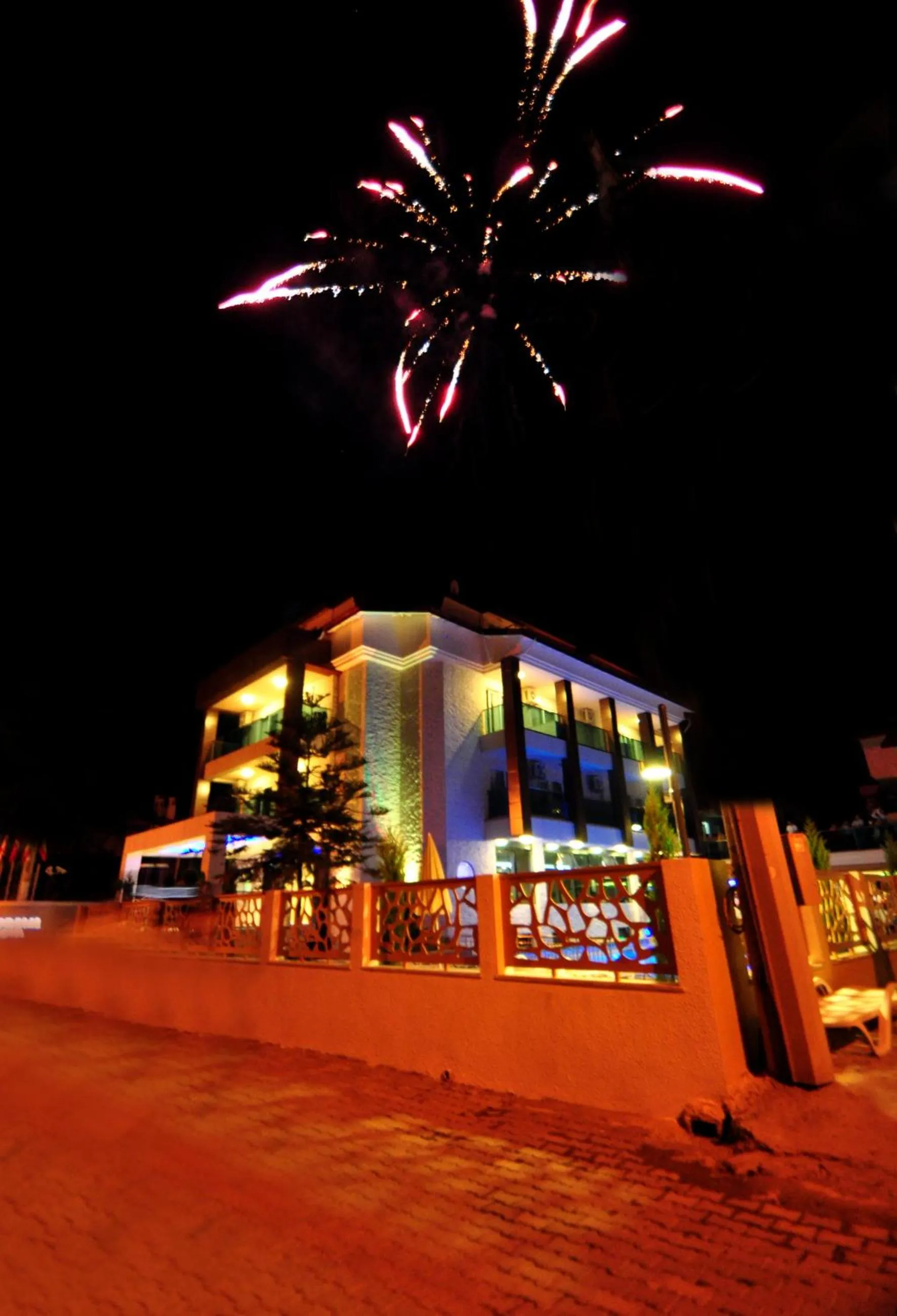 Facade/entrance in Supreme Hotel