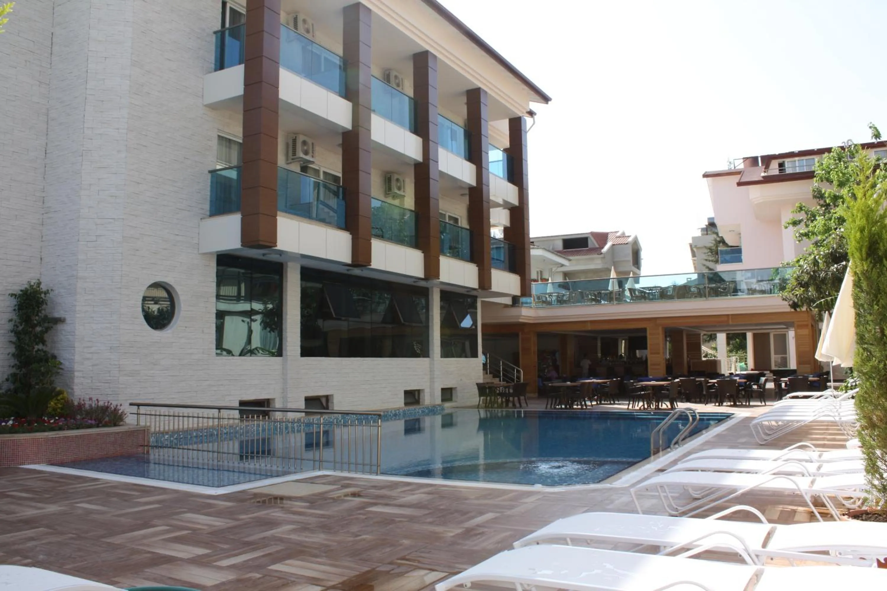 Swimming pool in Supreme Hotel