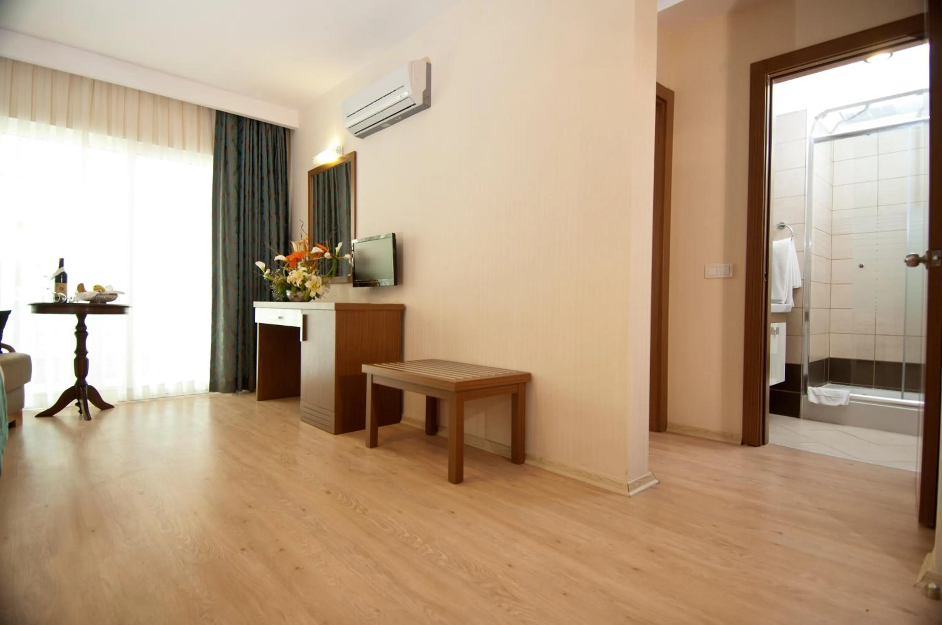 Photo of the whole room in Supreme Hotel