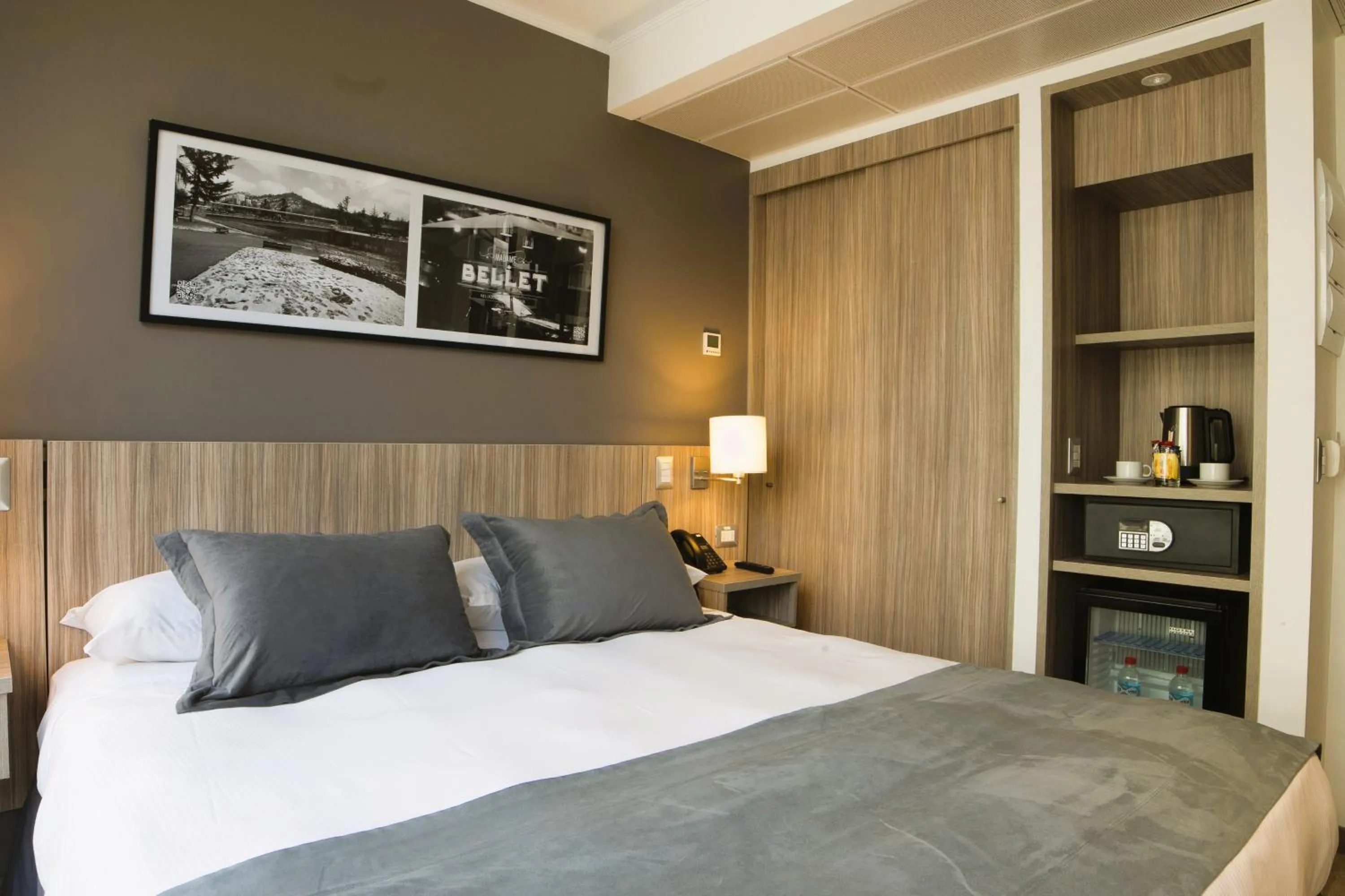 Photo of the whole room, Bed in Hotel Capital Bellet