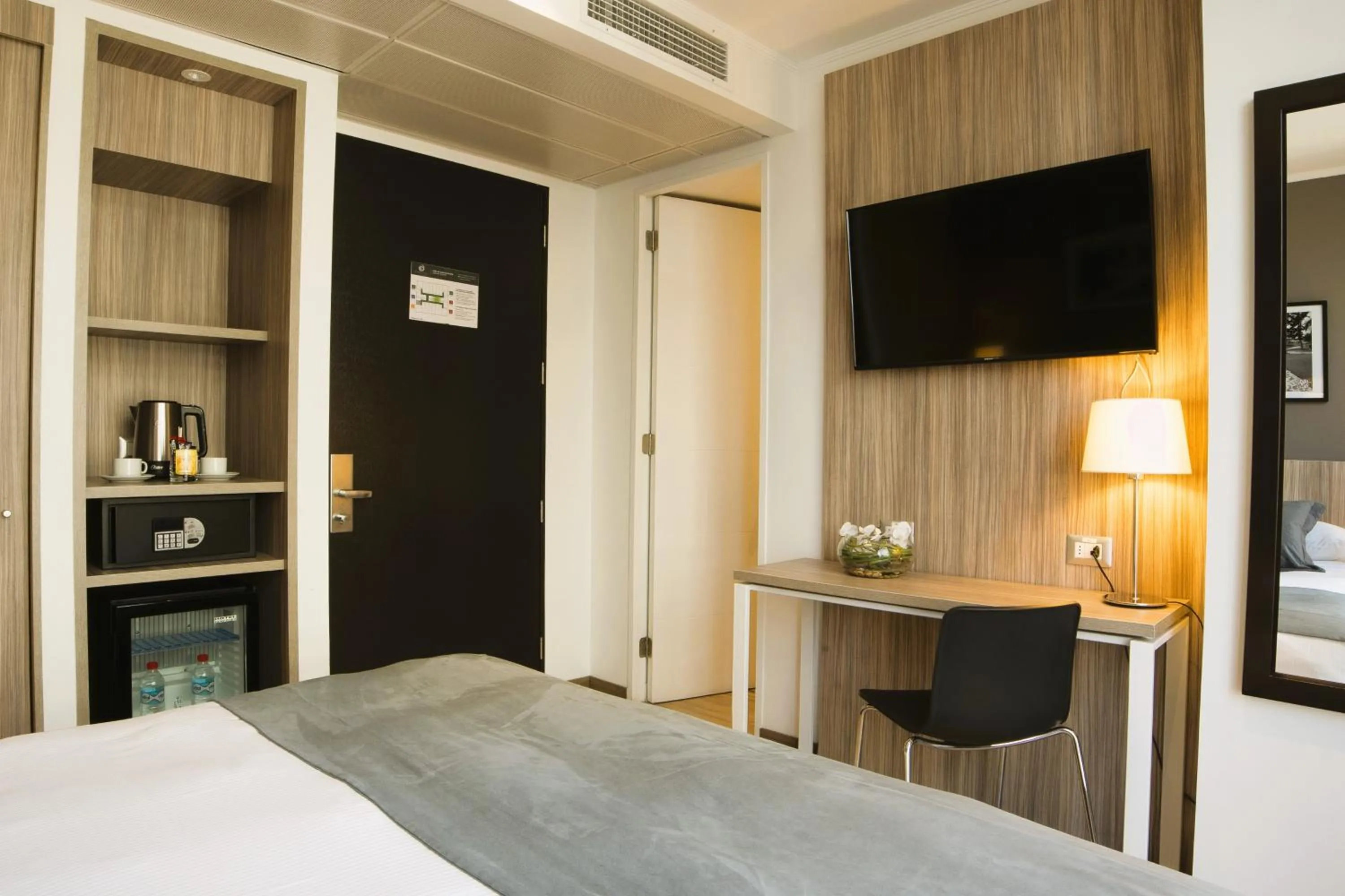 Photo of the whole room, Bed in Hotel Capital Bellet