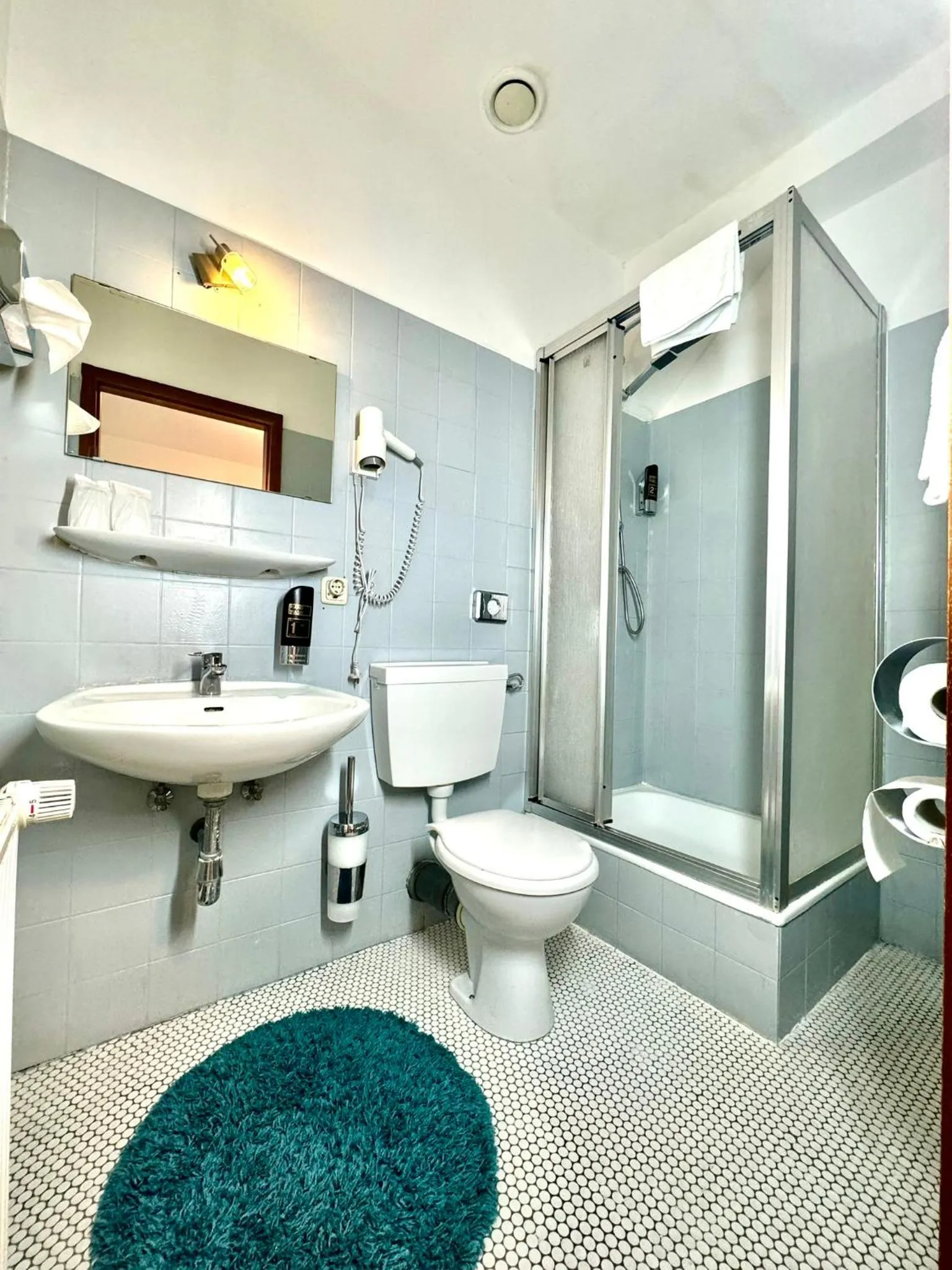 Shower in Hotel zum Rücking