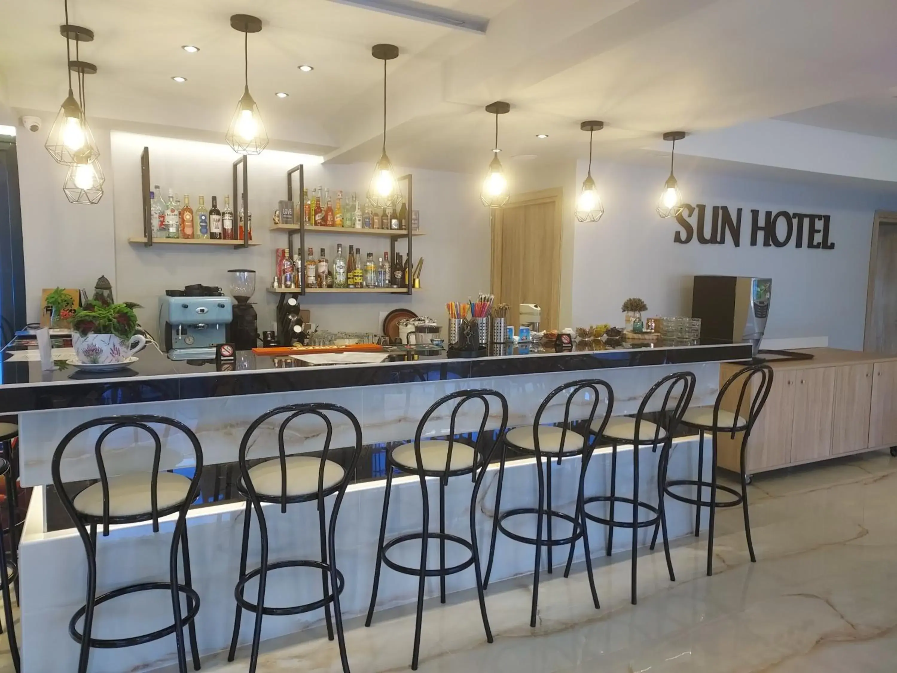 Restaurant/places to eat in Sun Hotel Restaurant/places to eat in Sun Hotel