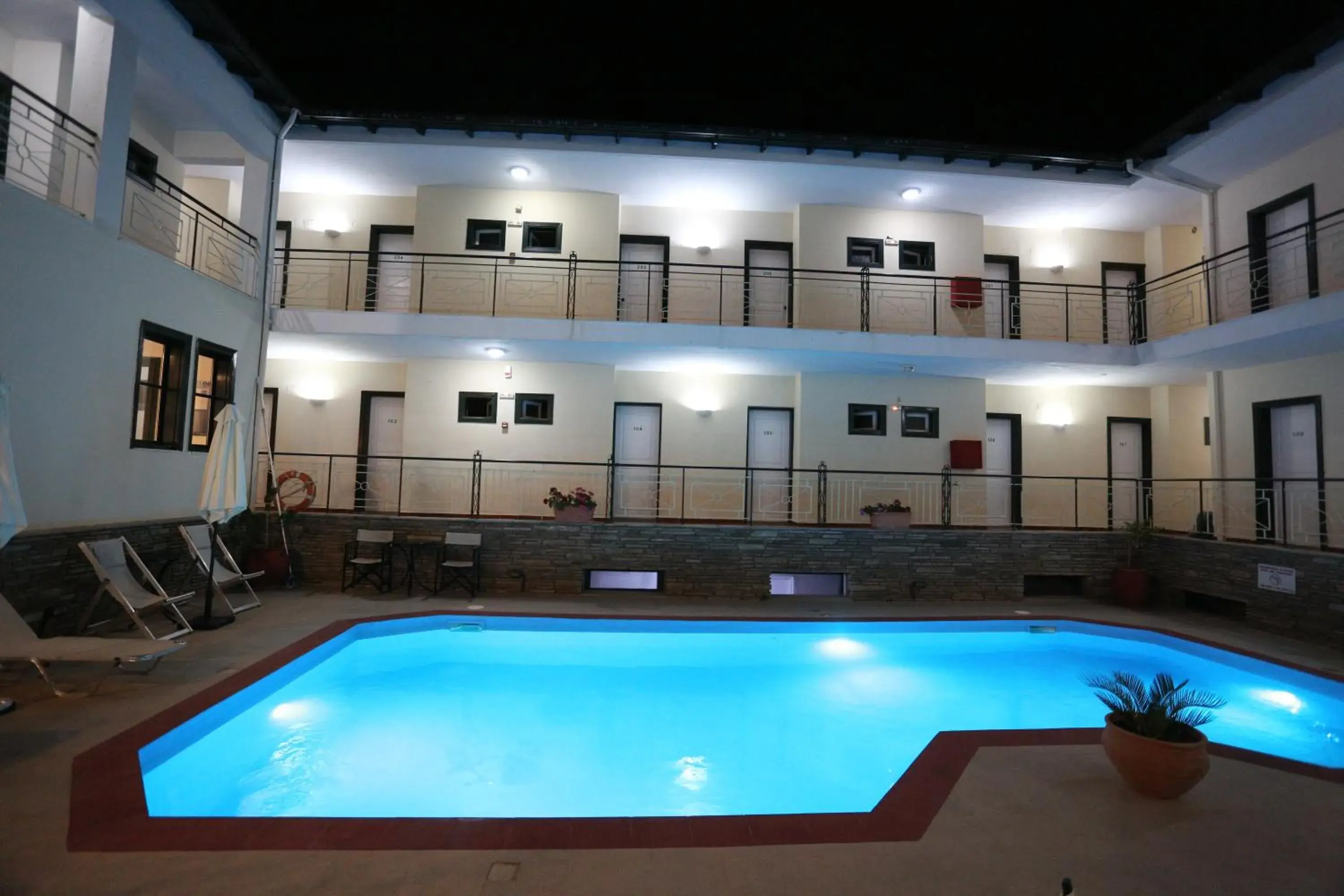 Swimming pool in Sun Hotel Swimming pool in Sun Hotel