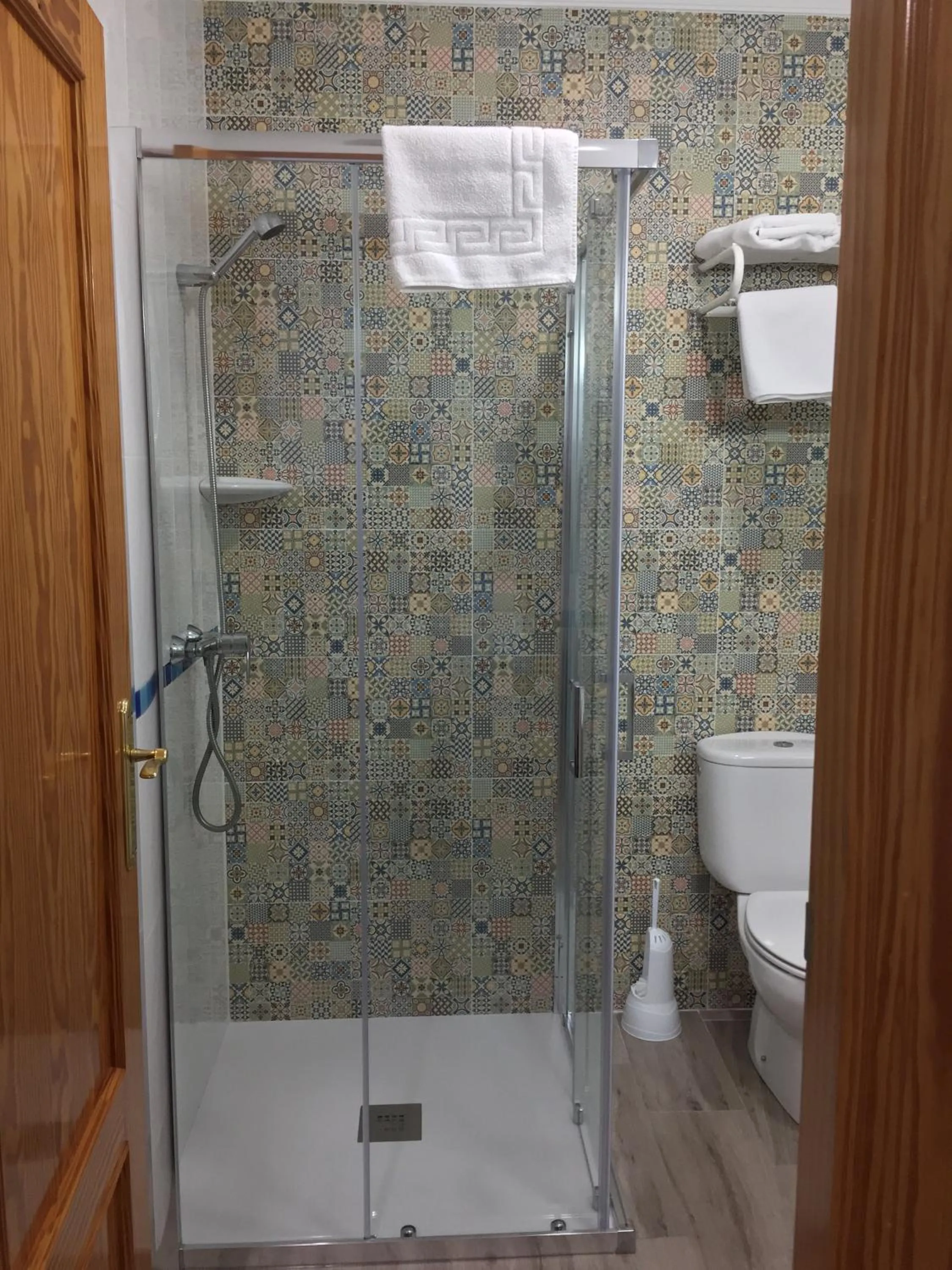 Shower in Hotel La Posada