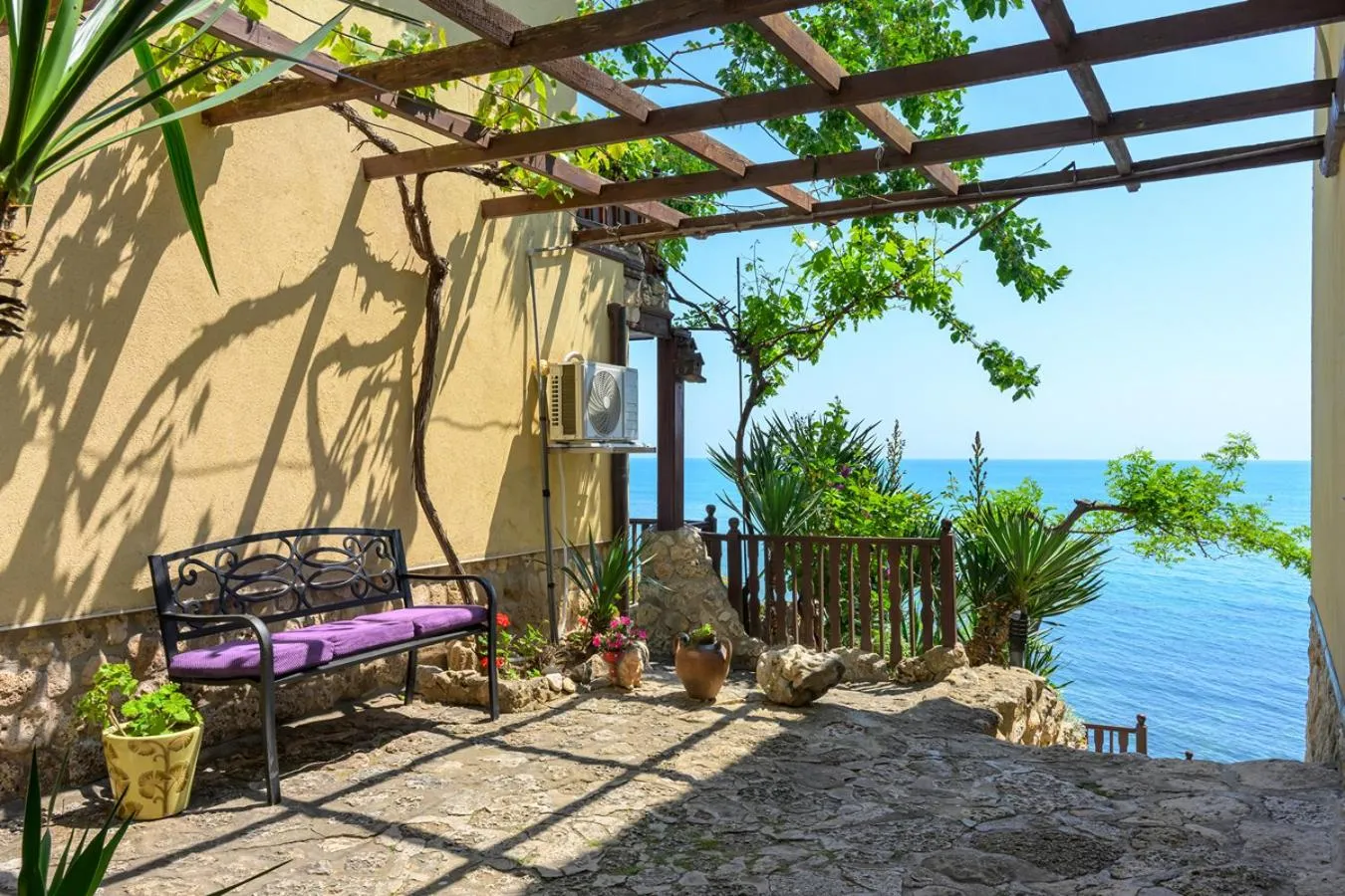 Garden view in Morski Briag Hotel