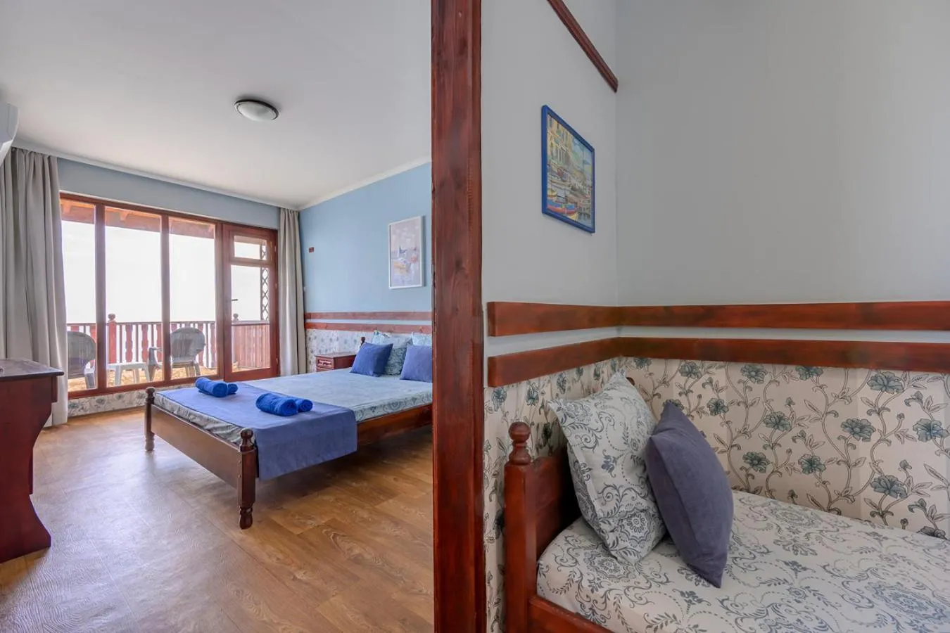 Bed in Morski Briag Hotel