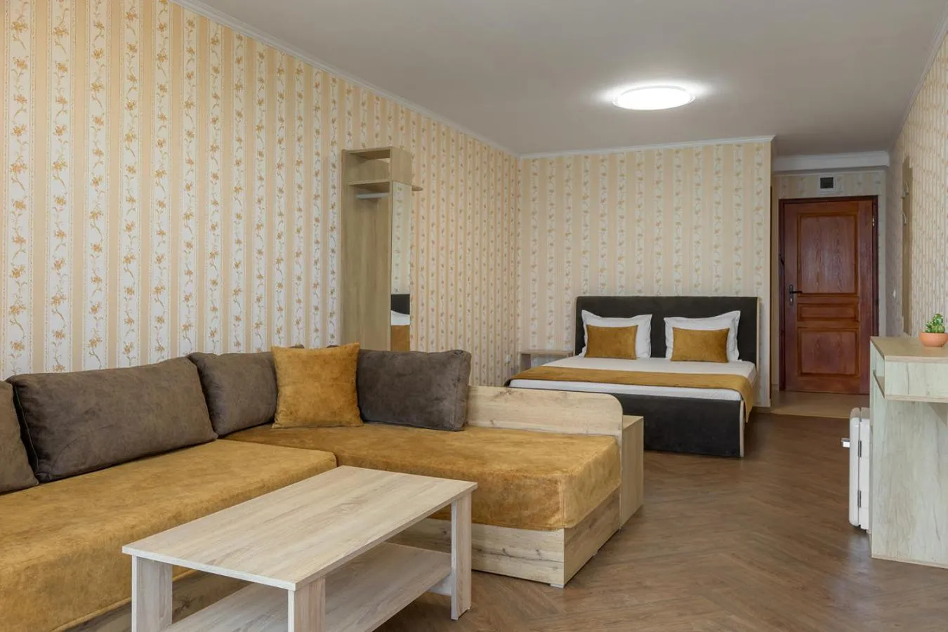 Bed in Morski Briag Hotel