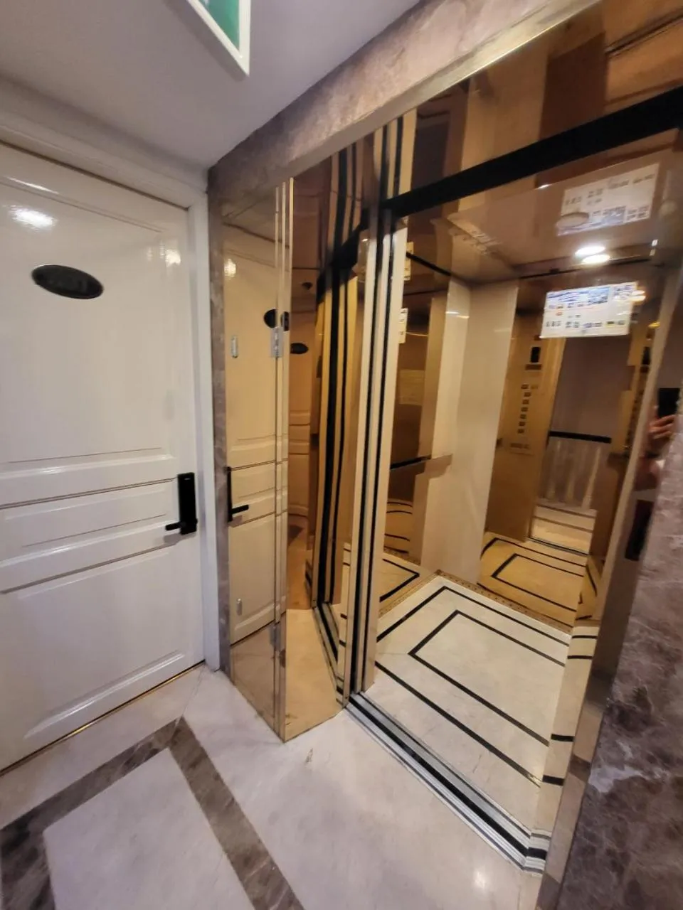 Saigon By Night Luxury Hotel