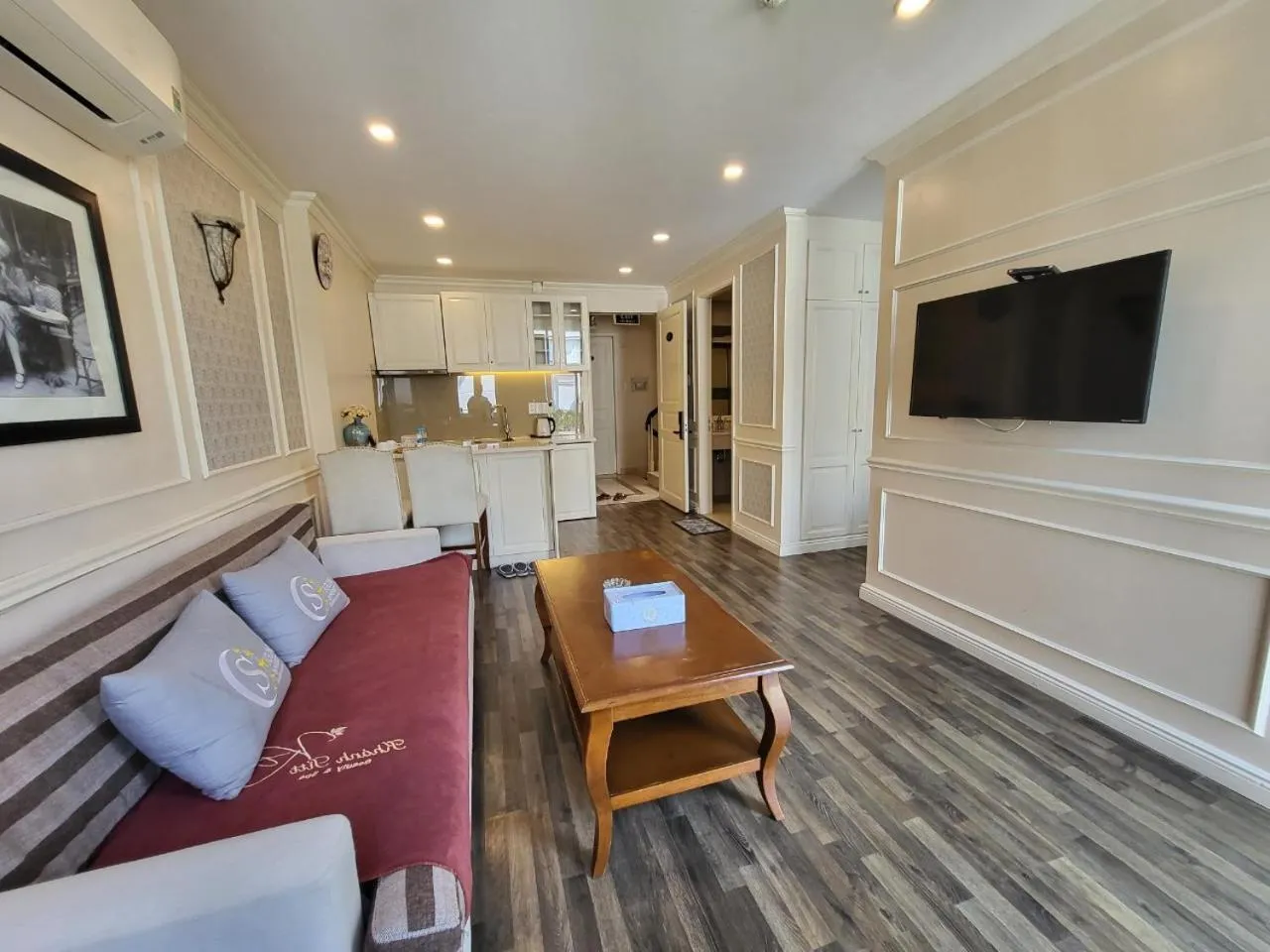 Saigon By Night Luxury Hotel