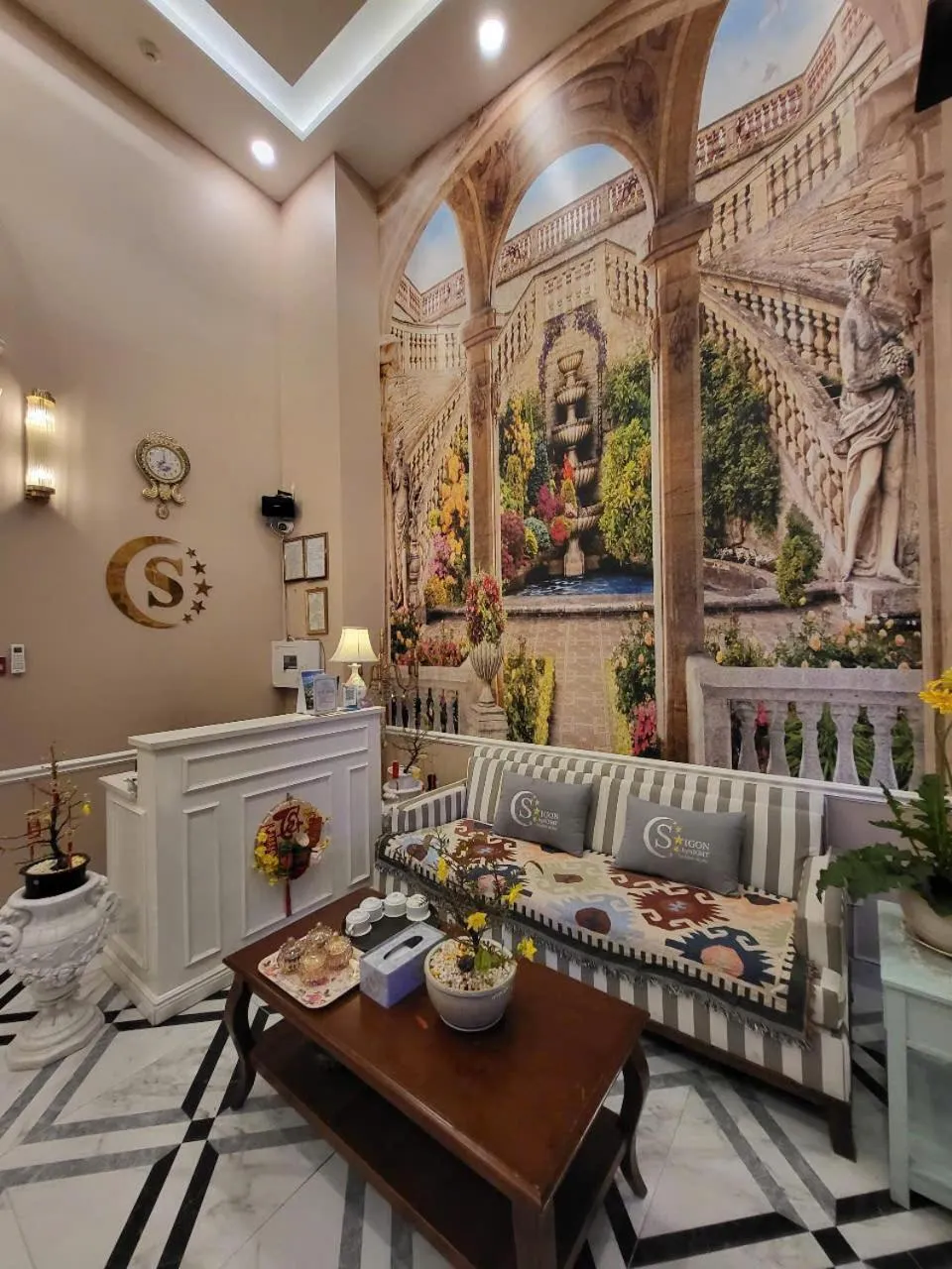 Saigon By Night Luxury Hotel